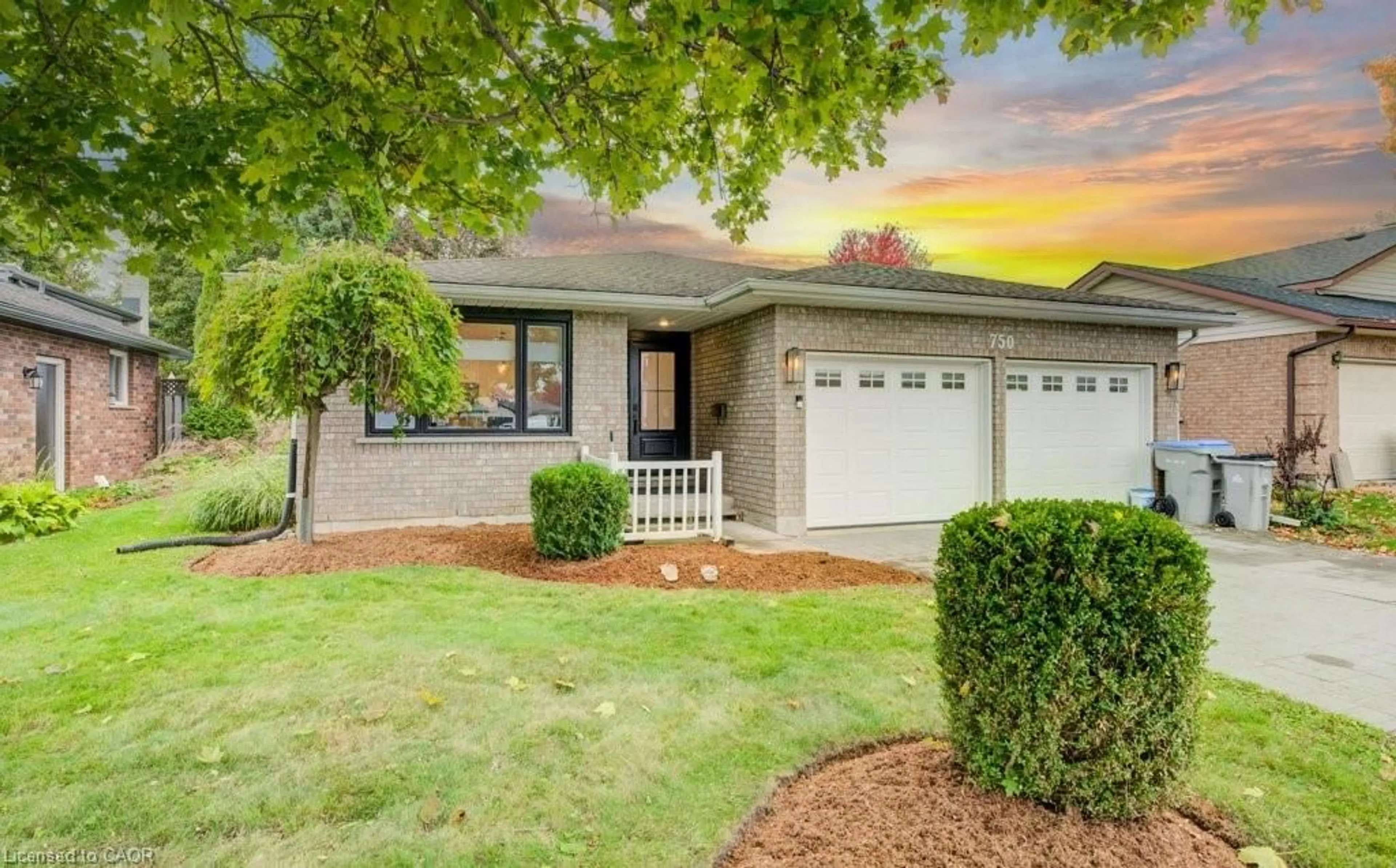 Home with vinyl exterior material, street for 750 Edgar St, Listowel Ontario N4W 1H7
