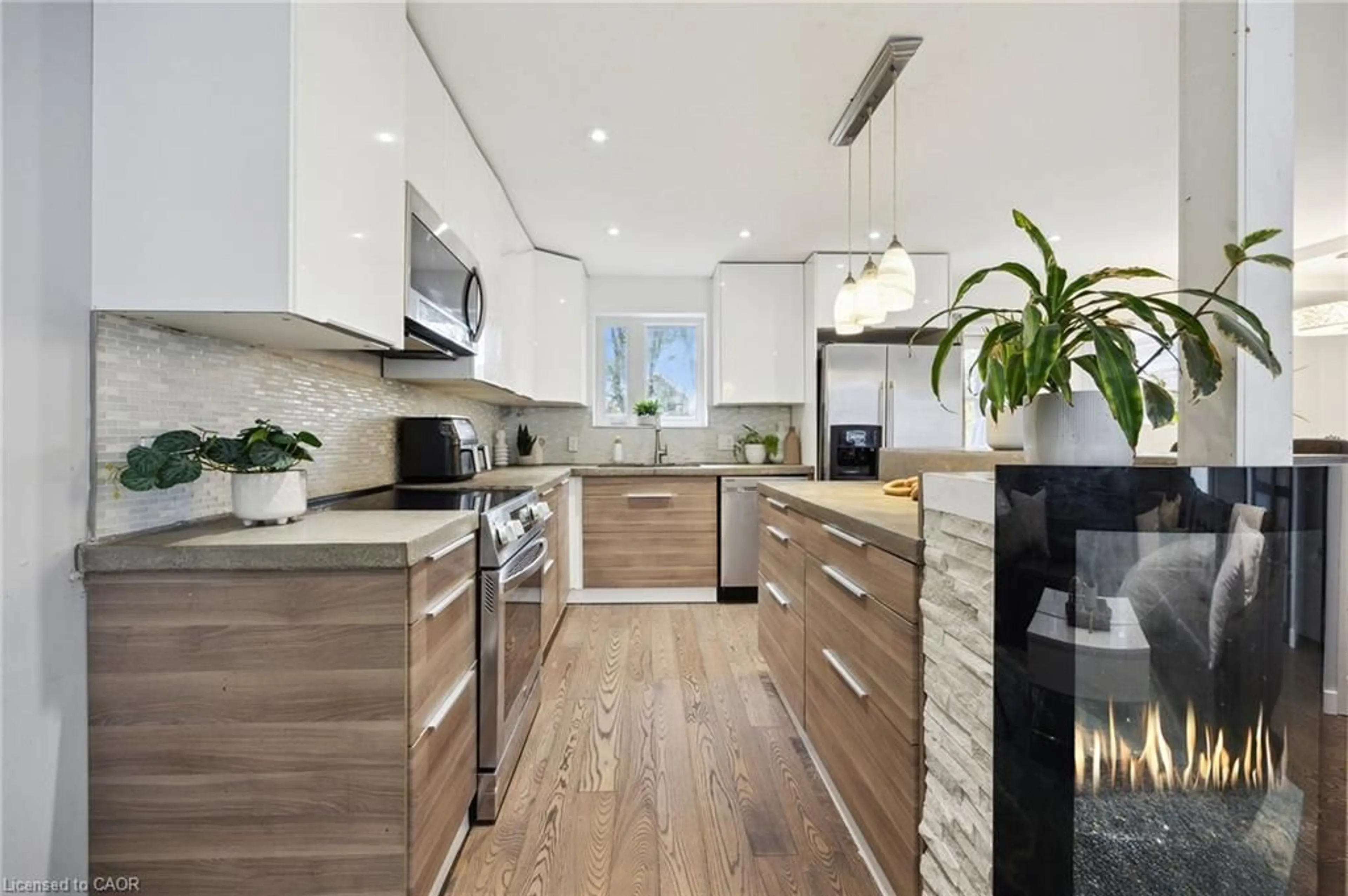 Contemporary kitchen, unknown for 76 Phillip Ave, Scarborough Ontario M1N 3R2