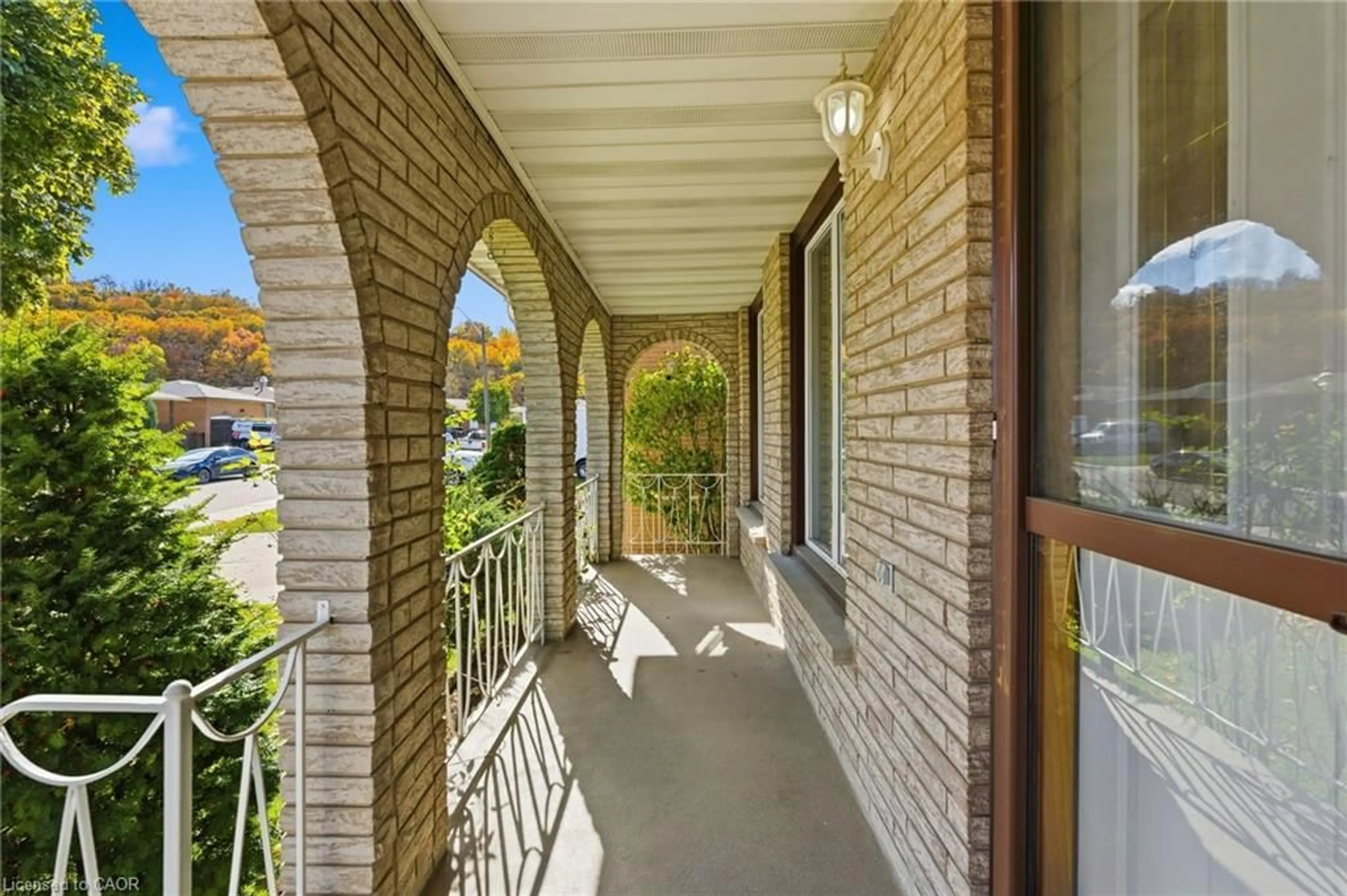 Unknown for 16 Tara Crt, Hamilton Ontario L8K 6E6