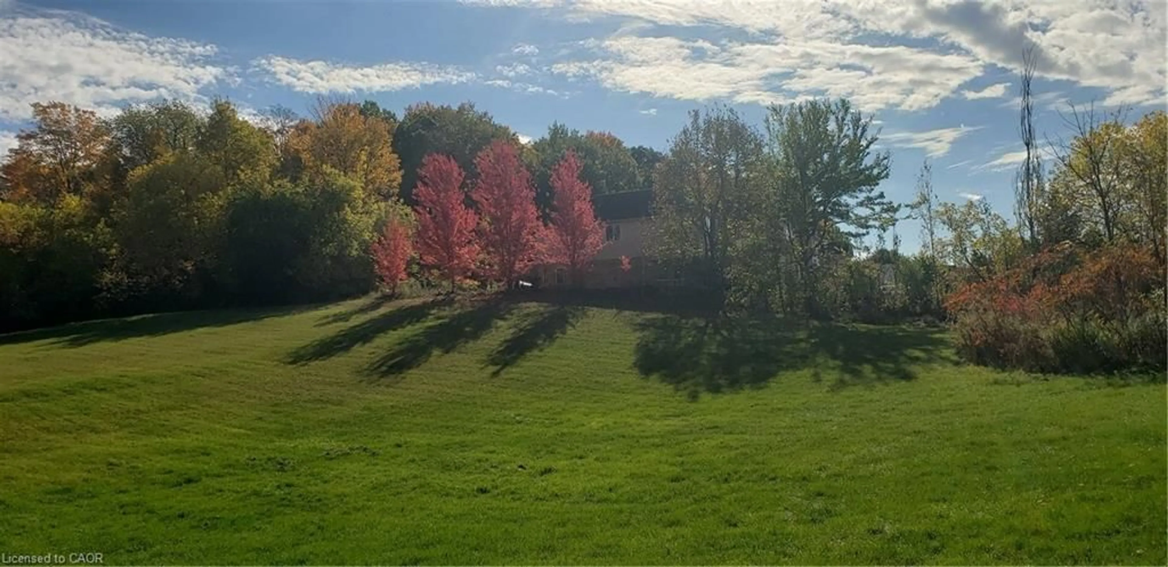 Blurry image for 404 River Rd, Cambridge Ontario N3C 2B7