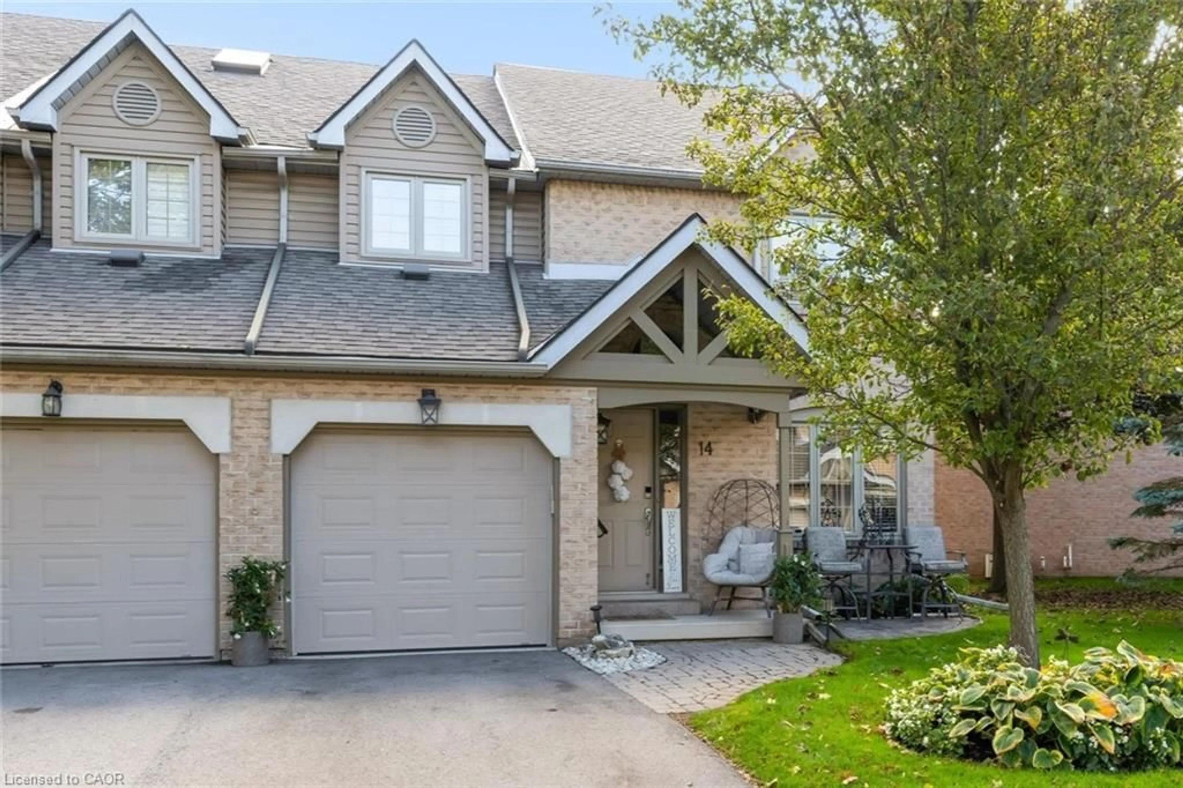 Home with brick exterior material, street for 286 Hamilton Dr #14, Ancaster Ontario L9G 4W6