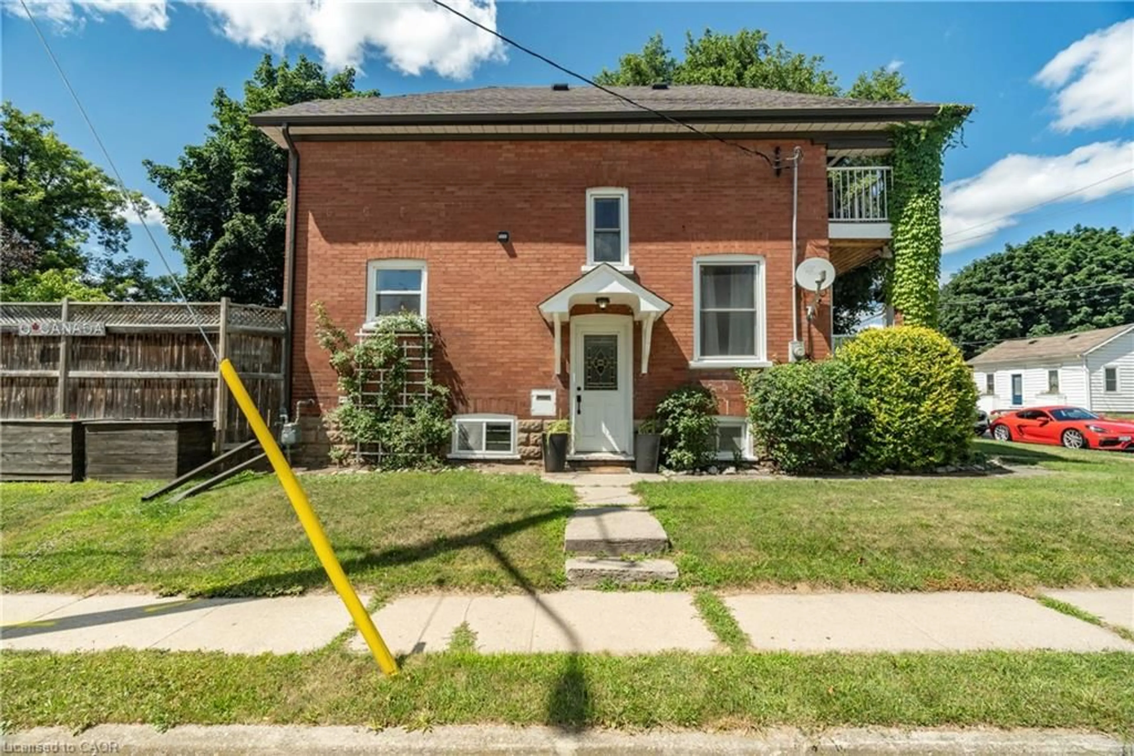Home with brick exterior material, street for 562 Laurel St, Cambridge Ontario N3H 3Z2
