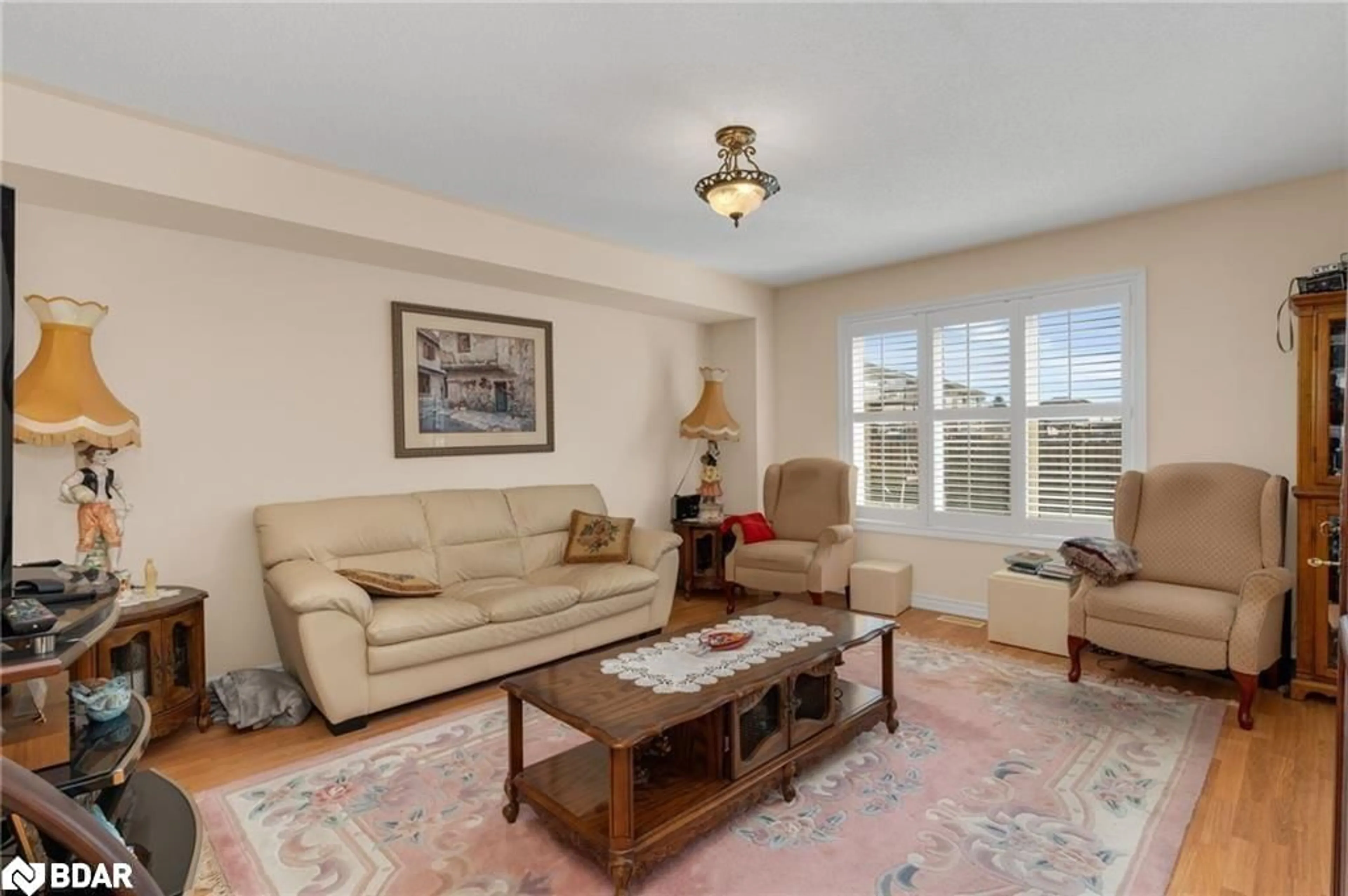 Living room with furniture, unknown for 503 Simcoe Rd, Bradford Ontario L3Z 3C4