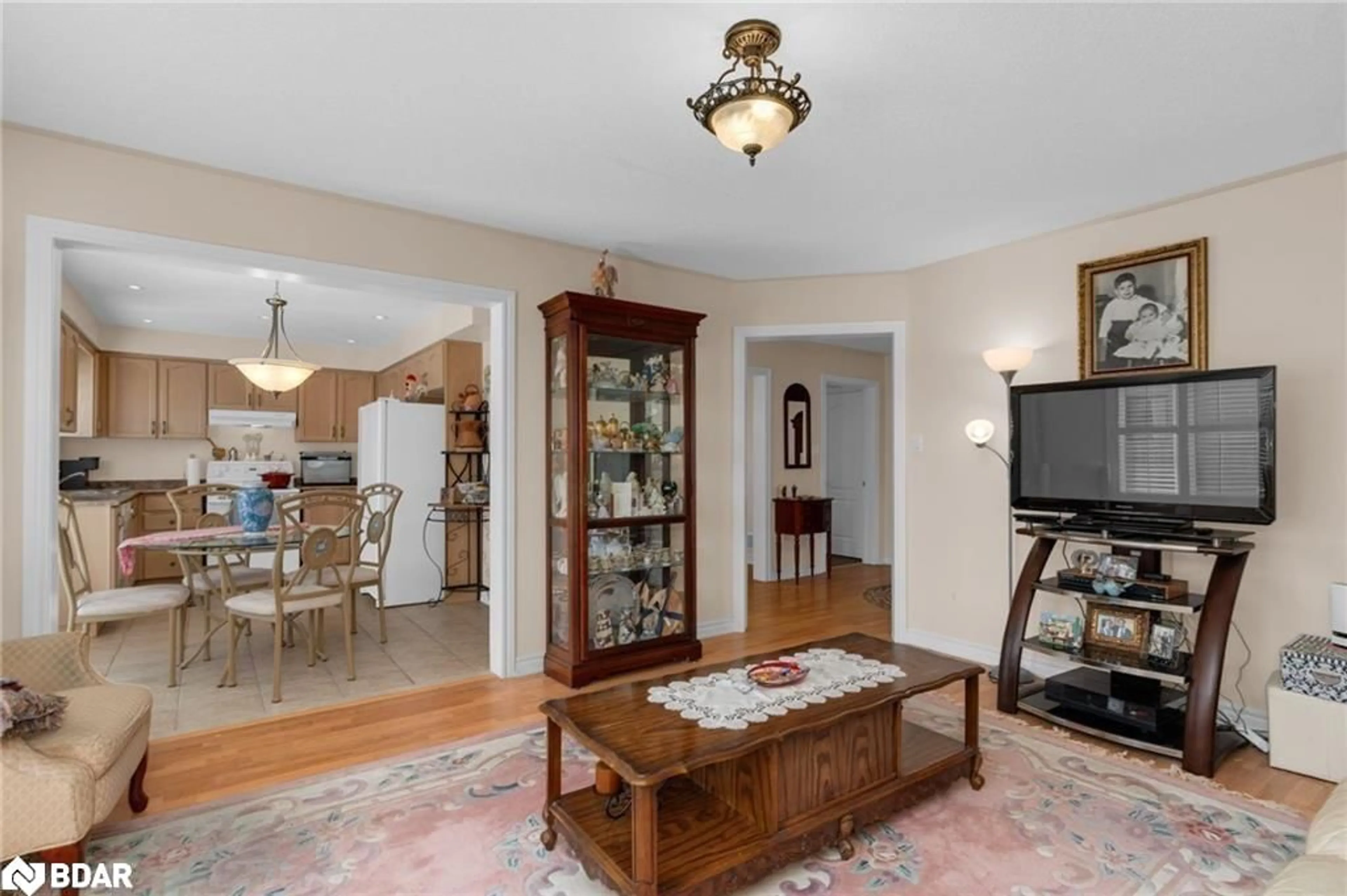 Living room with furniture, unknown for 503 Simcoe Rd, Bradford Ontario L3Z 3C4