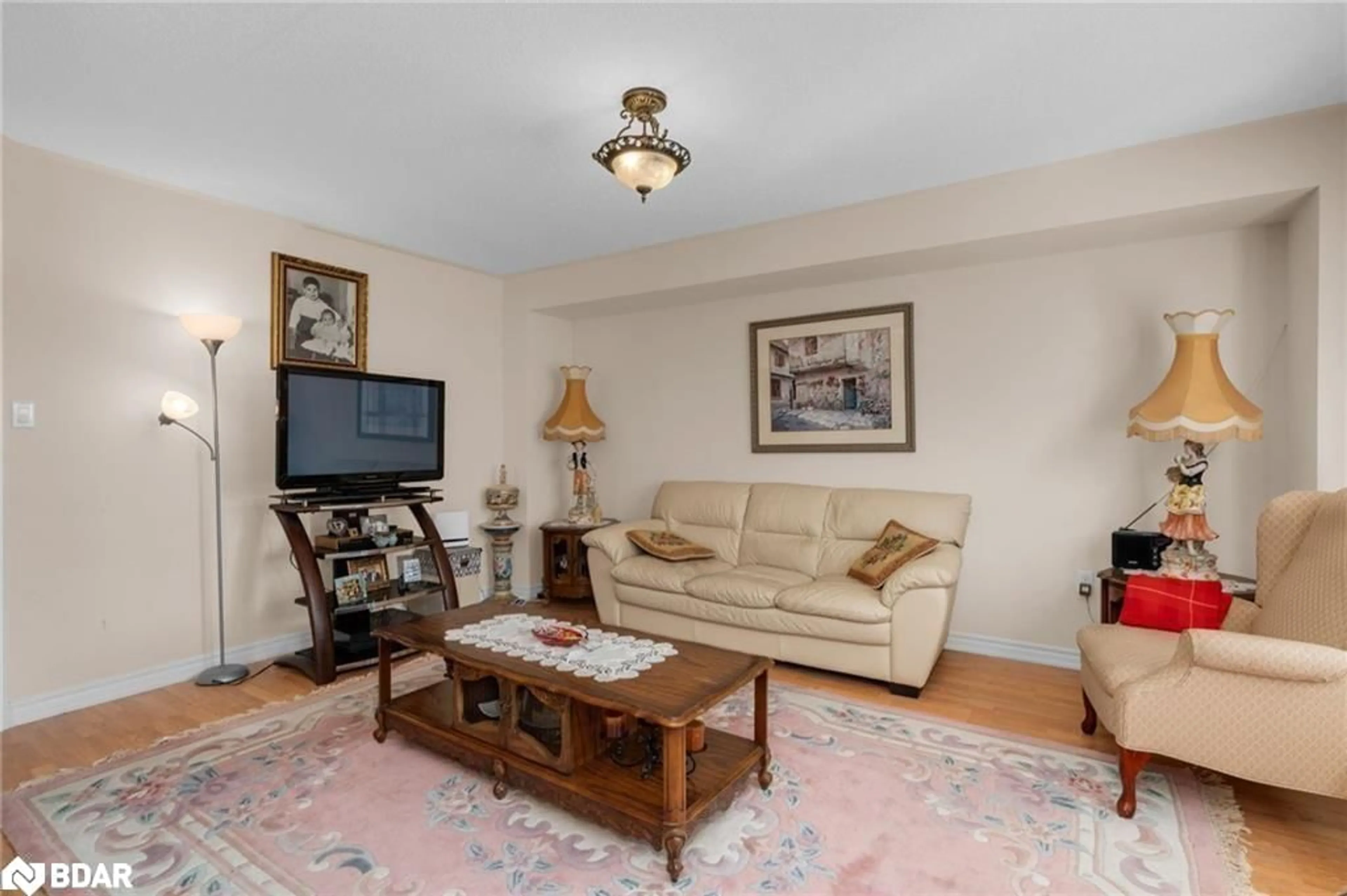 Living room with furniture, unknown for 503 Simcoe Rd, Bradford Ontario L3Z 3C4