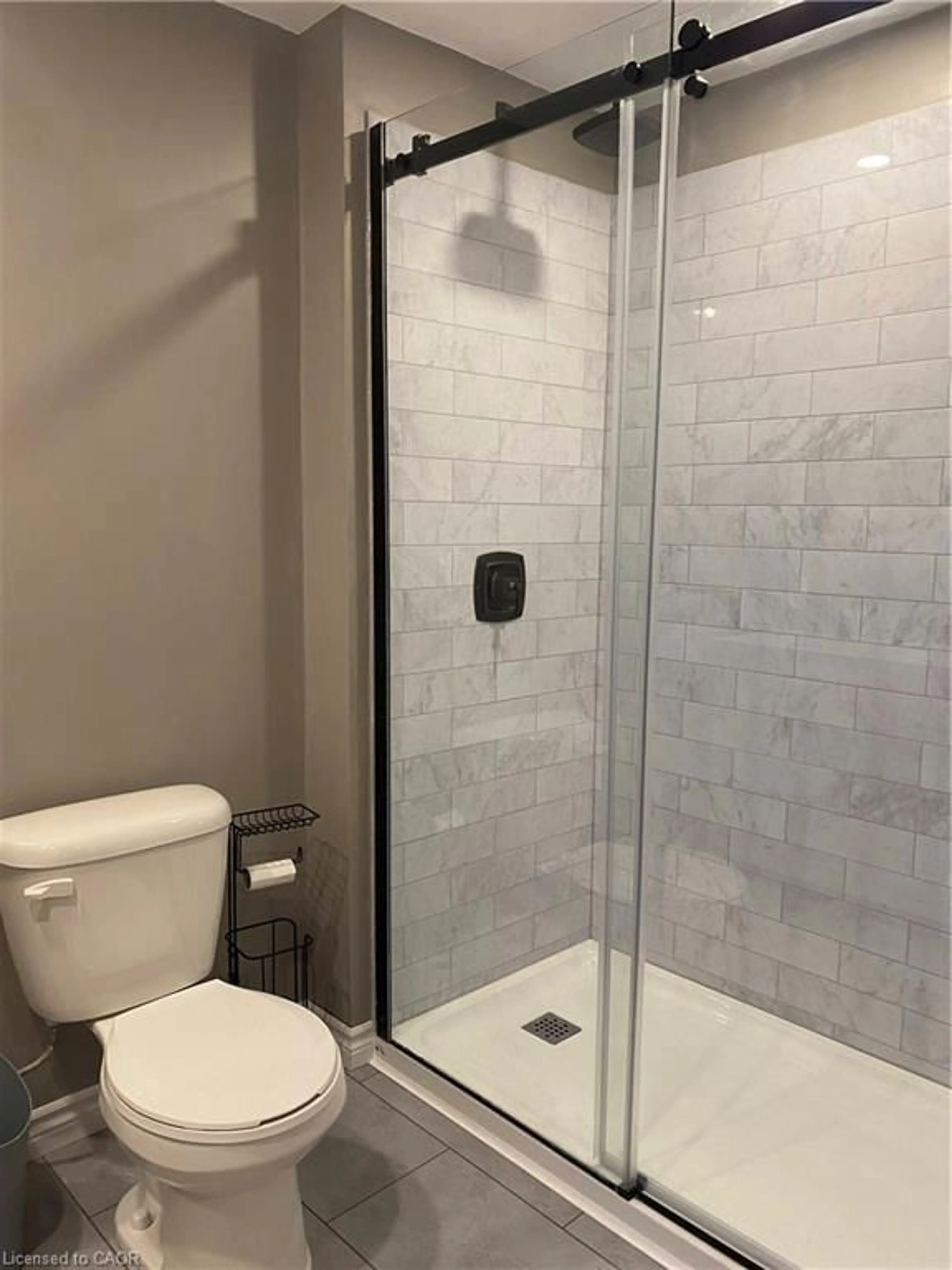 Contemporary bathroom, ceramic/tile floor for 187 Grulke St #34, Kitchener Ontario N2A 2S6