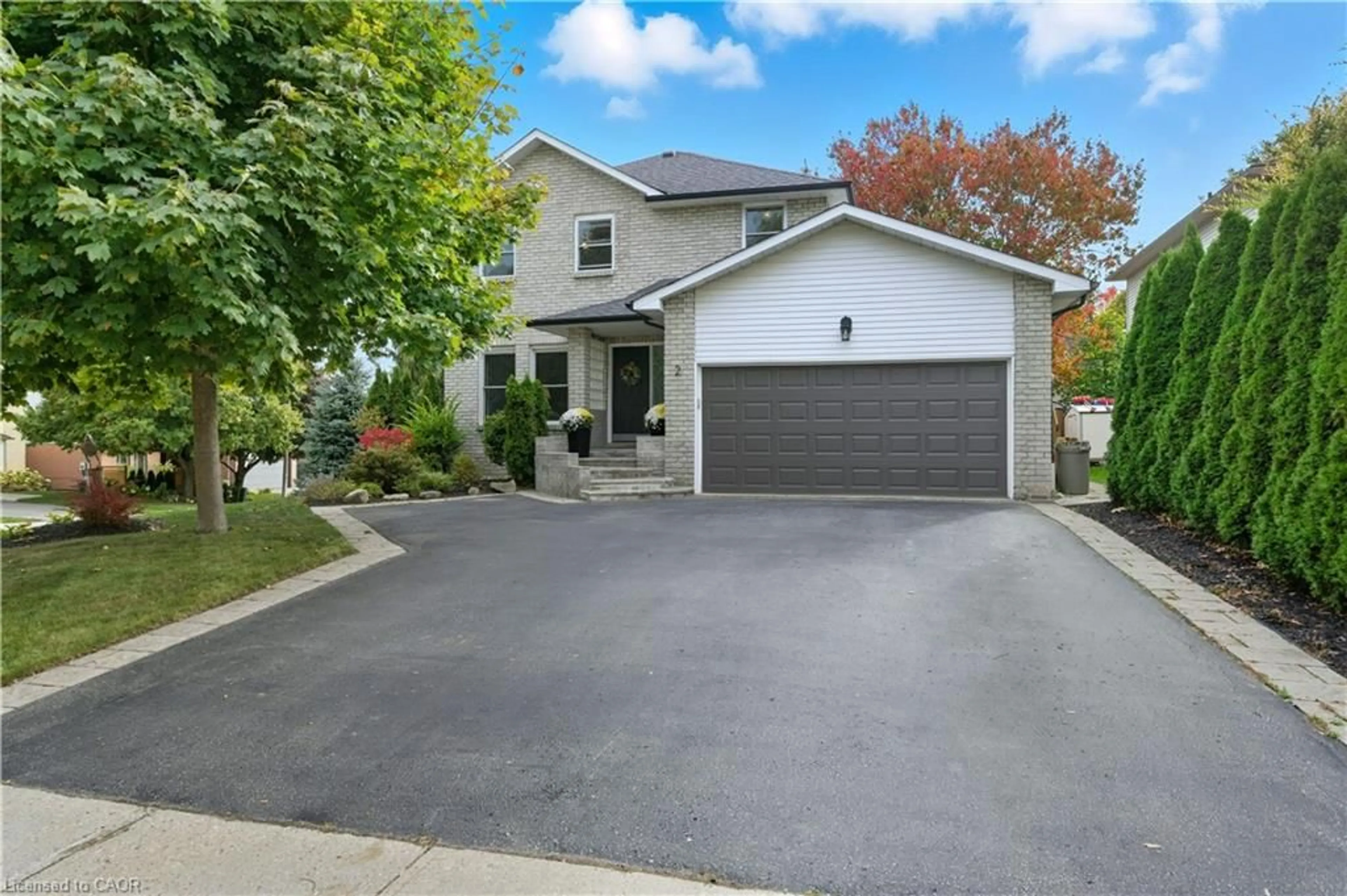 Unknown for 2 Giffin Rd, Dundas Ontario L9H 6S1