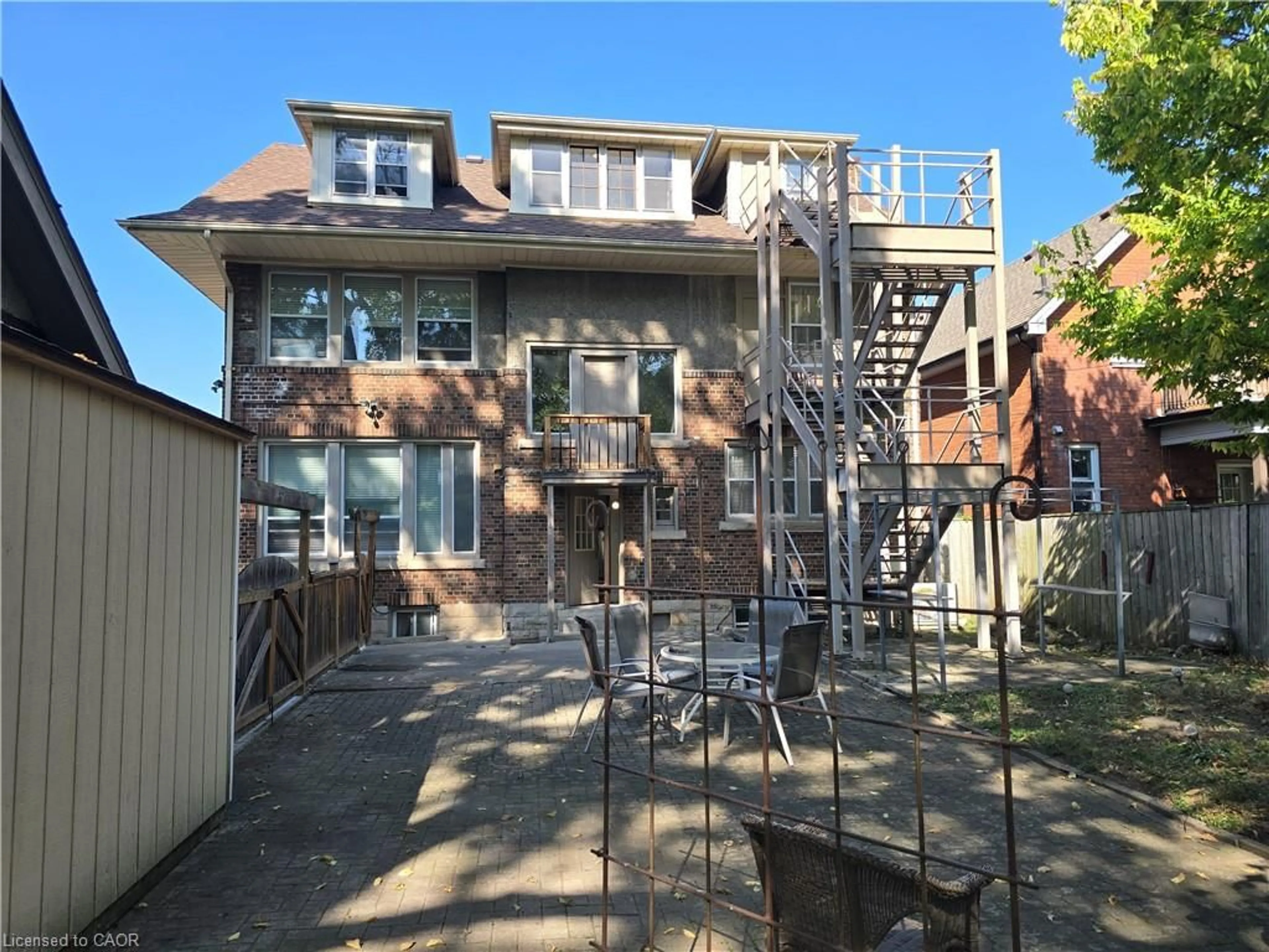 Patio, building for 145 Sheridan St, Brantford Ontario N3S 4P5