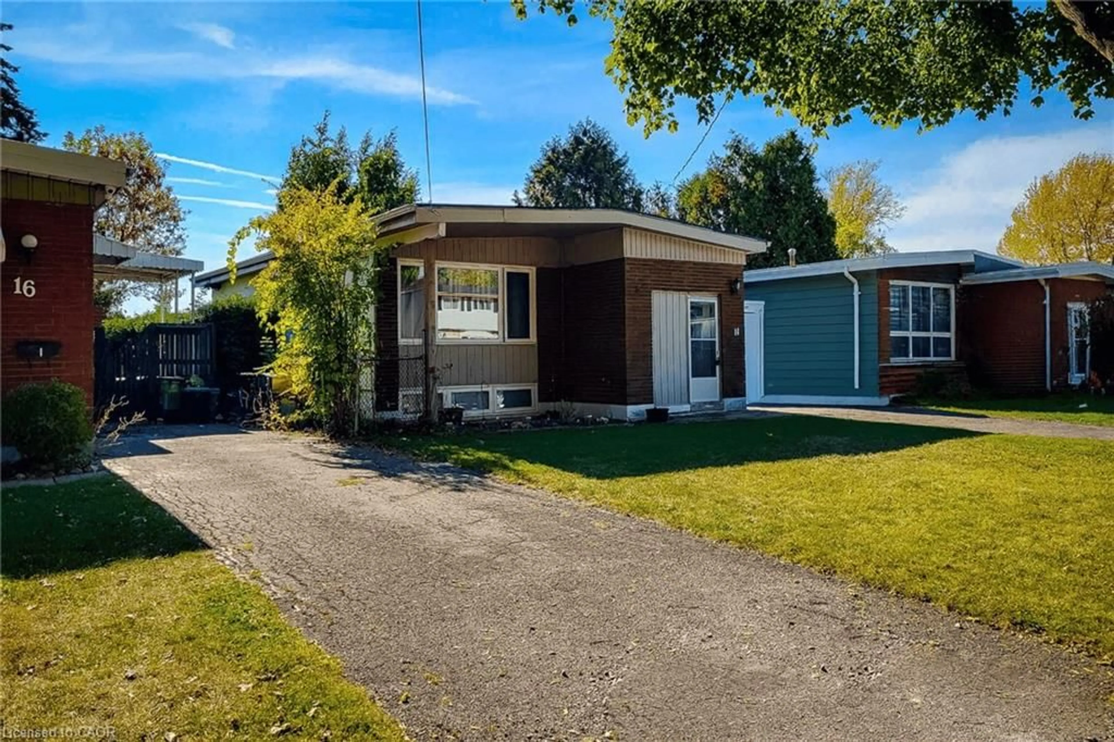 Home with vinyl exterior material, street for 14 Ronaldshay Ave, Hamilton Ontario L9A 3B1