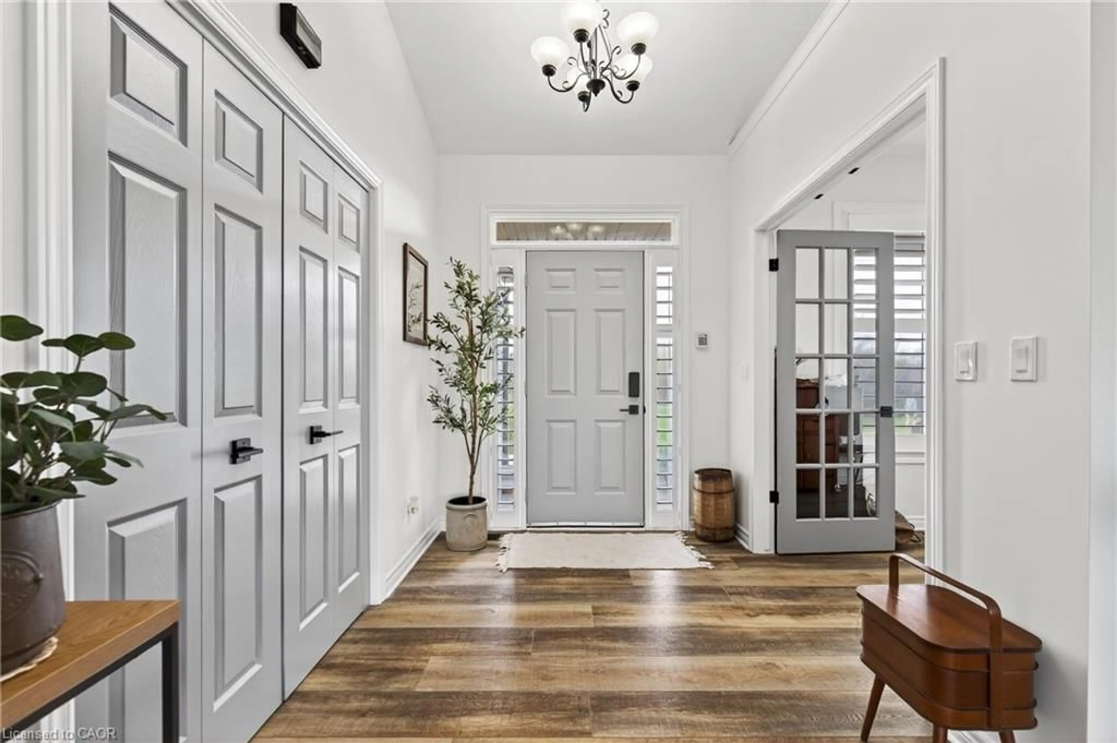 Indoor entryway for 849 River Rd, Fenwick Ontario L0S 1C0
