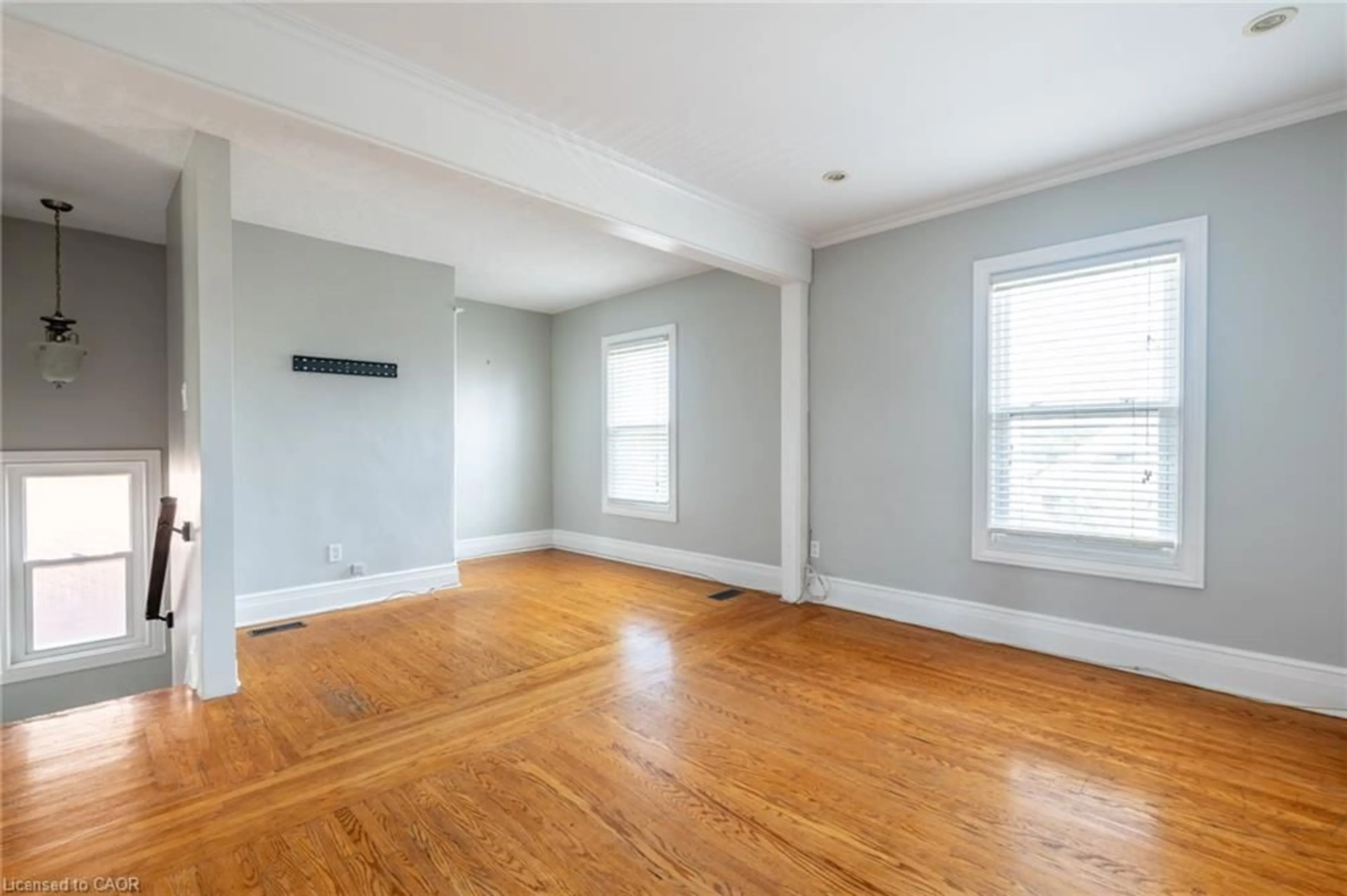 A pic of a room for 39 Connaught Ave, Hamilton Ontario L8L 6Y6