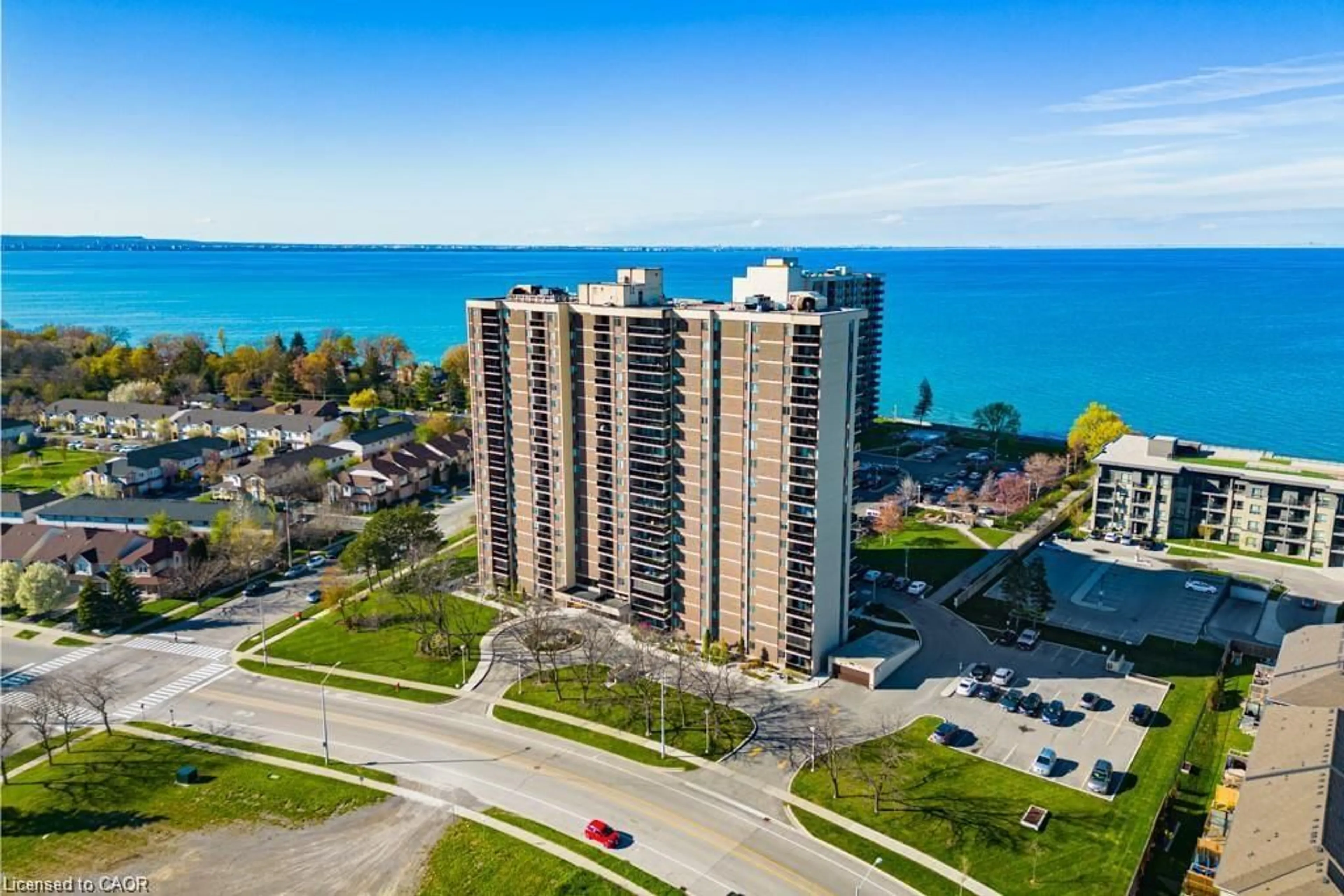 A pic from outside/outdoor area/front of a property/back of a property/a pic from drone, water/lake/river/ocean view for 301 Frances Ave #704, Stoney Creek Ontario L8E 3W6