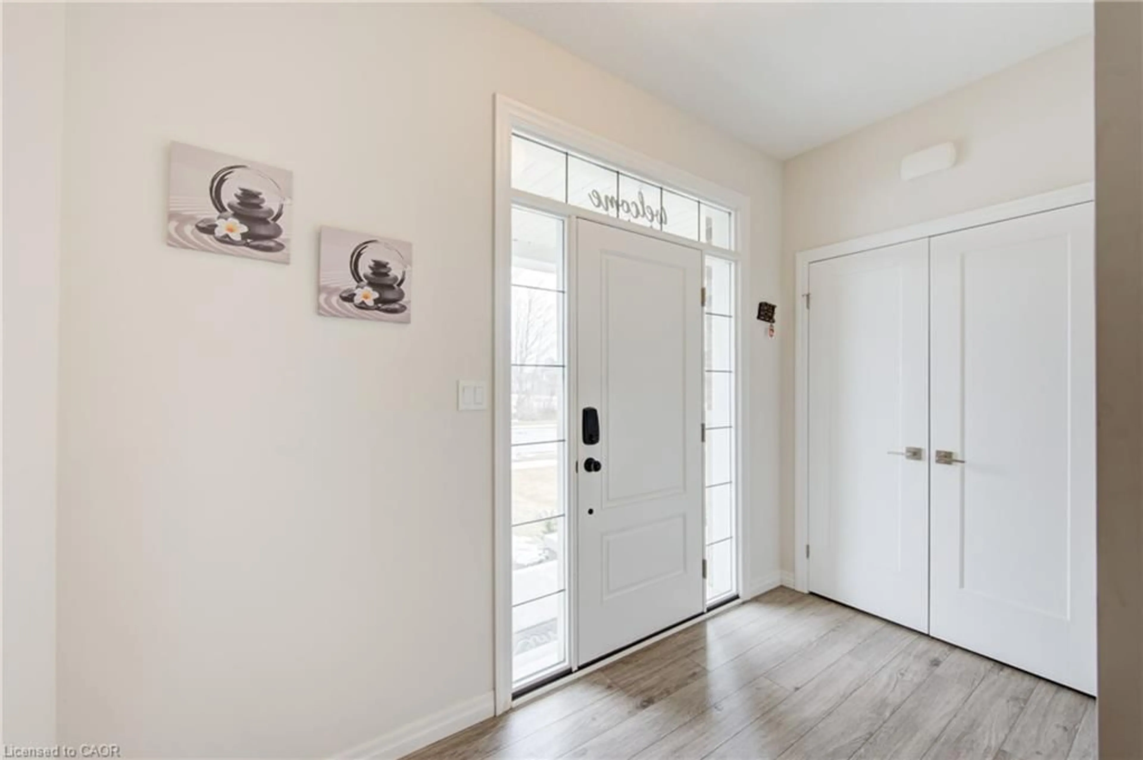 Indoor entryway for 4 Braun Avenue Ave, Tillsonburg Ontario N4G 0K5