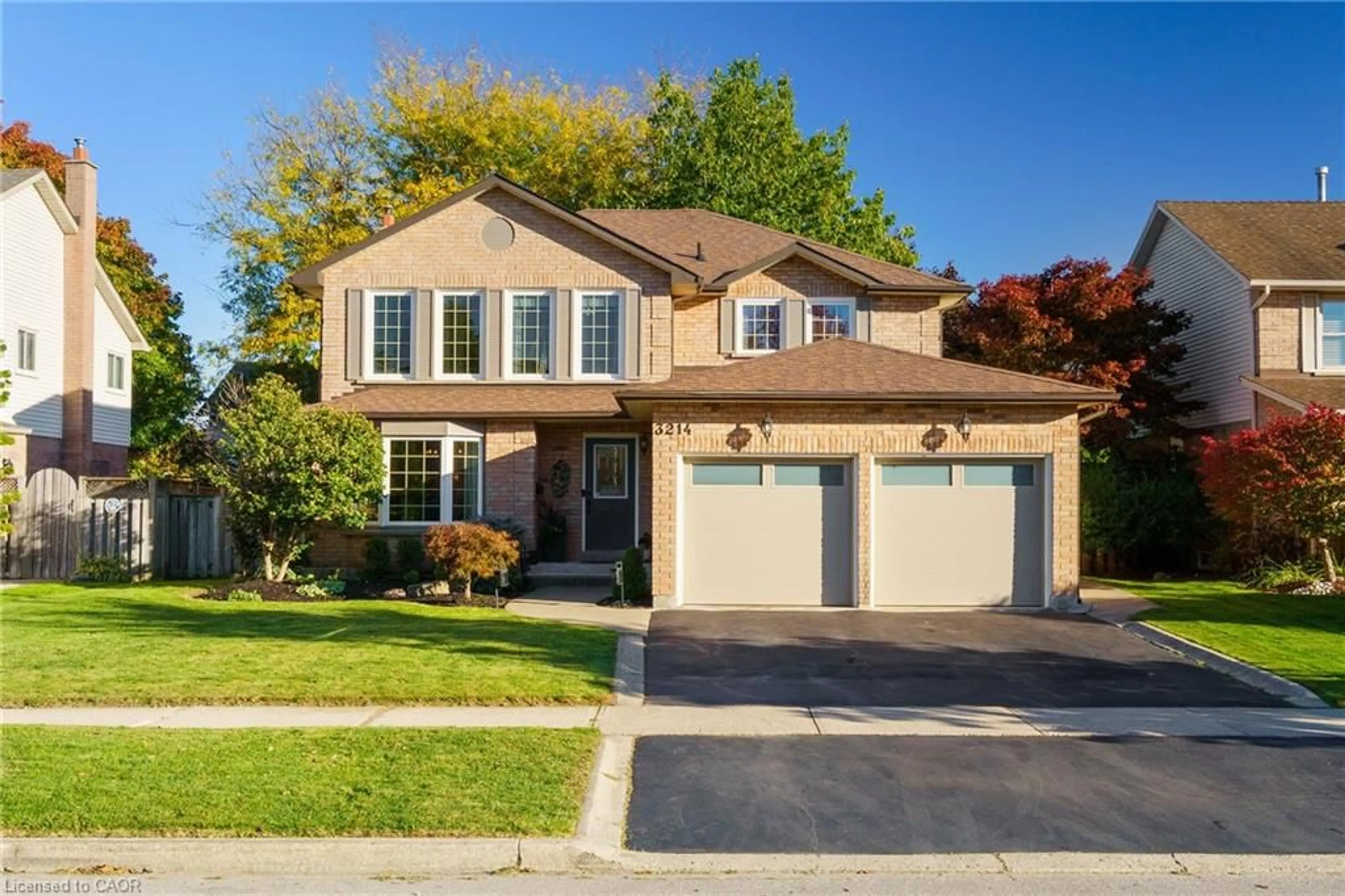 Home with brick exterior material, street for 3214 Tania Cres, Burlington Ontario L7M 3N4