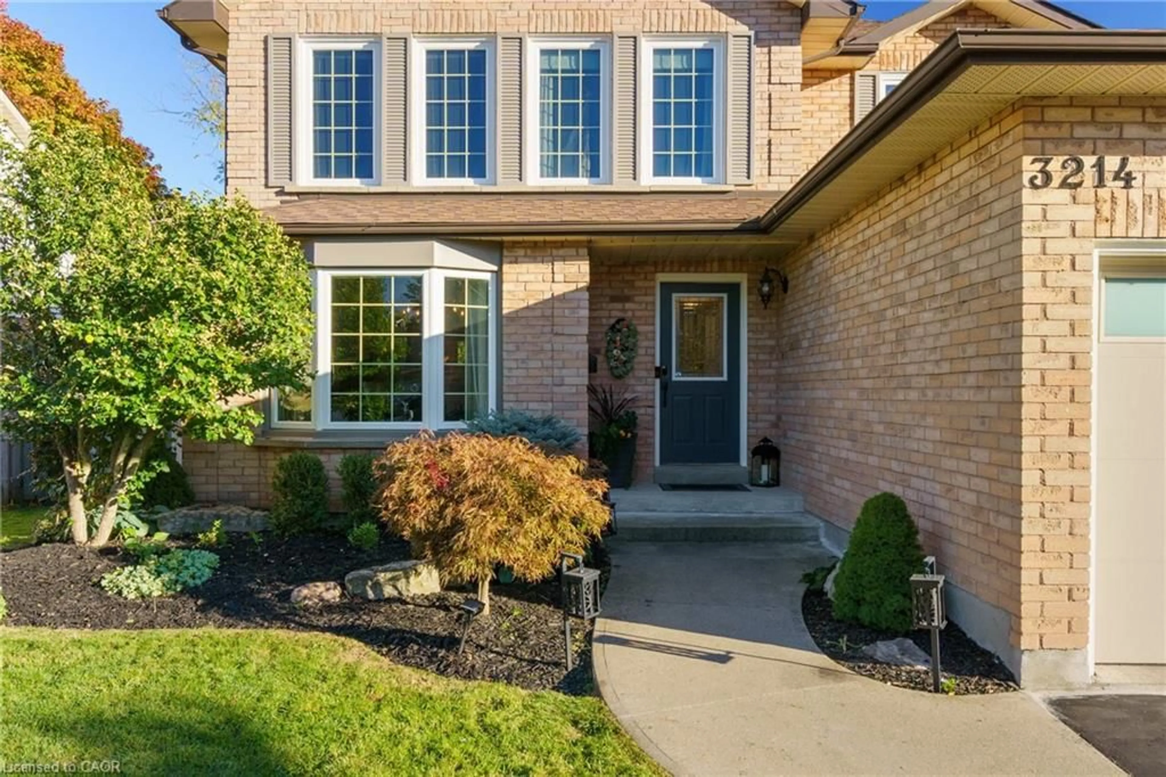 Unknown for 3214 Tania Cres, Burlington Ontario L7M 3N4