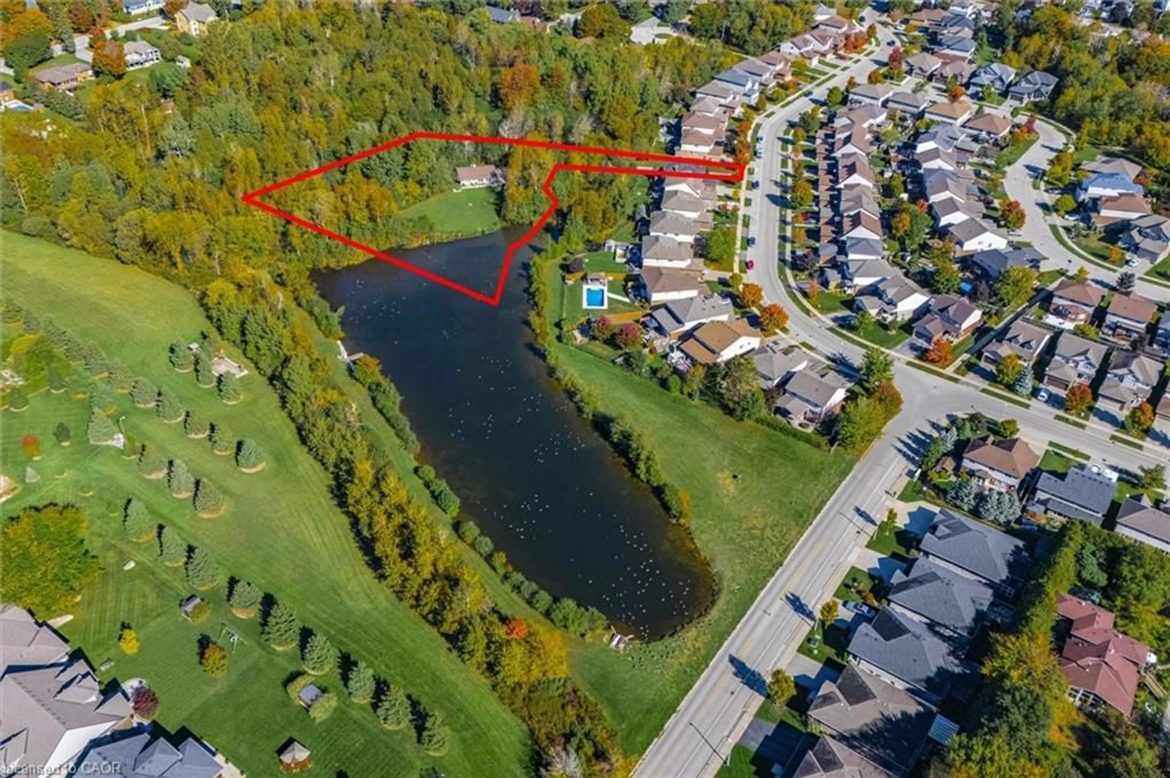 A pic from outside/outdoor area/front of a property/back of a property/a pic from drone, water/lake/river/ocean view for 568 Black St, Fergus Ontario N1M 0A3