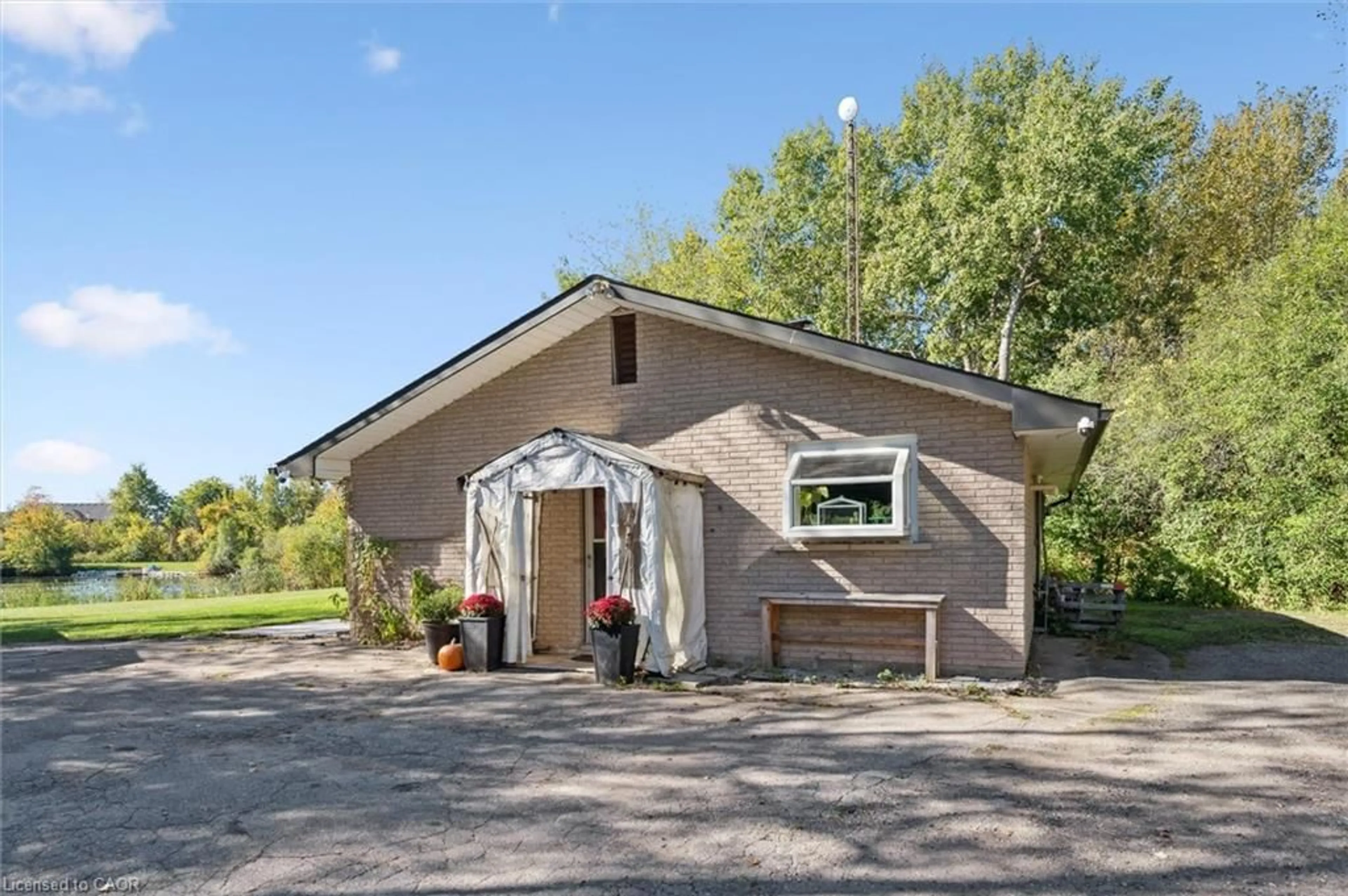 Unknown for 568 Black St, Fergus Ontario N1M 0A3