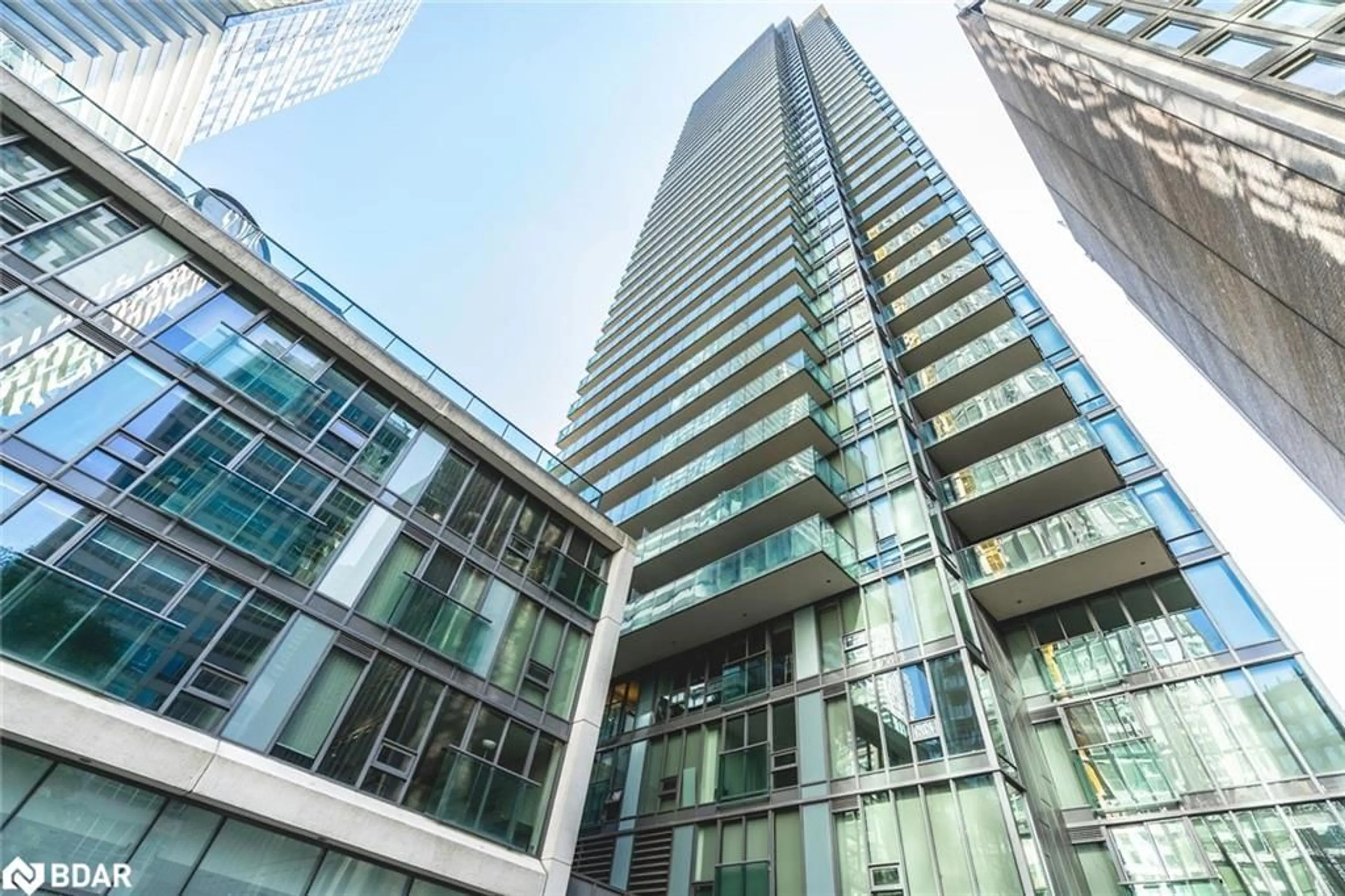 Indoor foyer for 33 Lombard St #3302, Toronto Ontario M5C 3H8