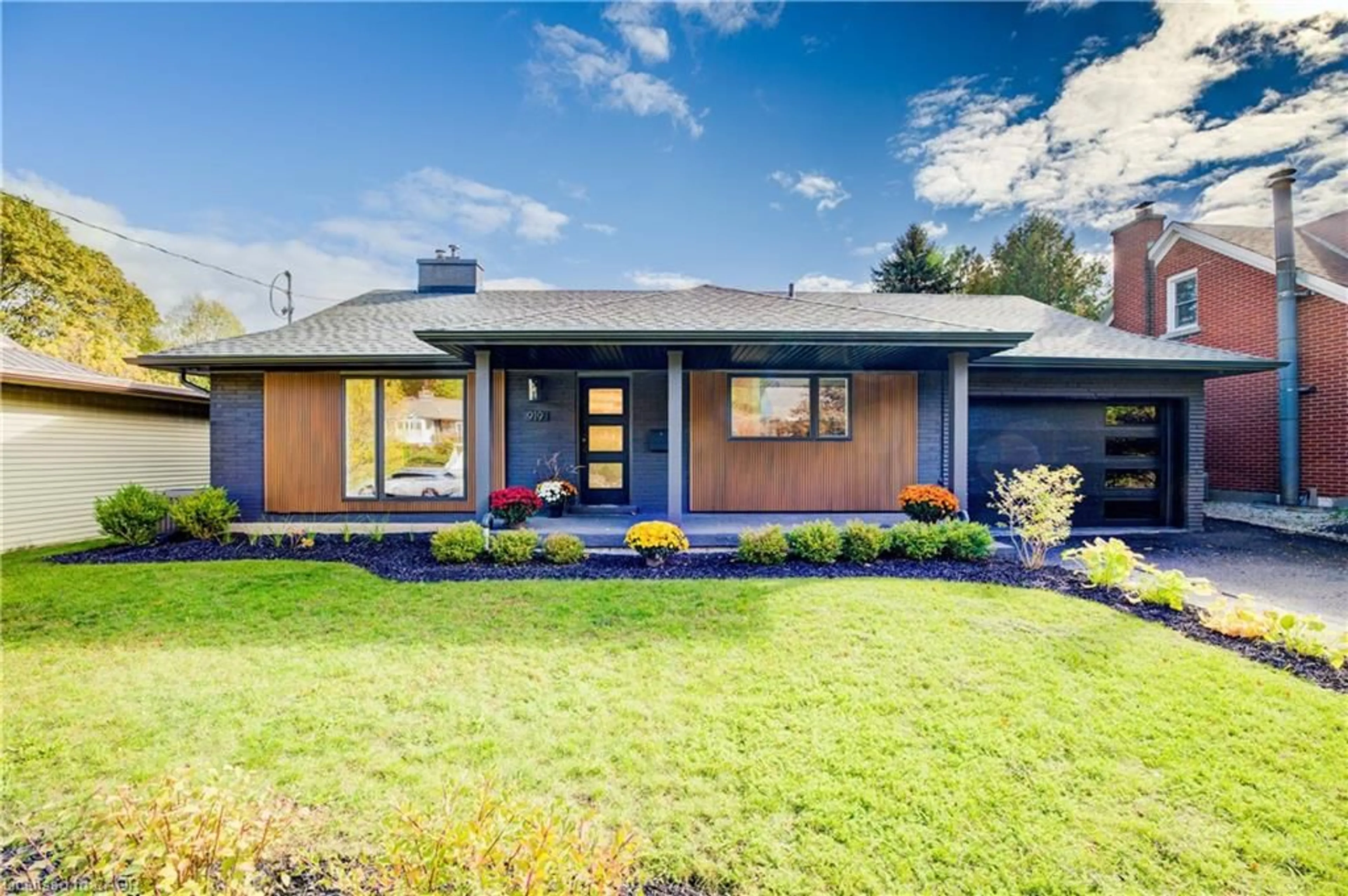 Home with brick exterior material, street for 919 Union St, Kitchener Ontario N2H 6J3