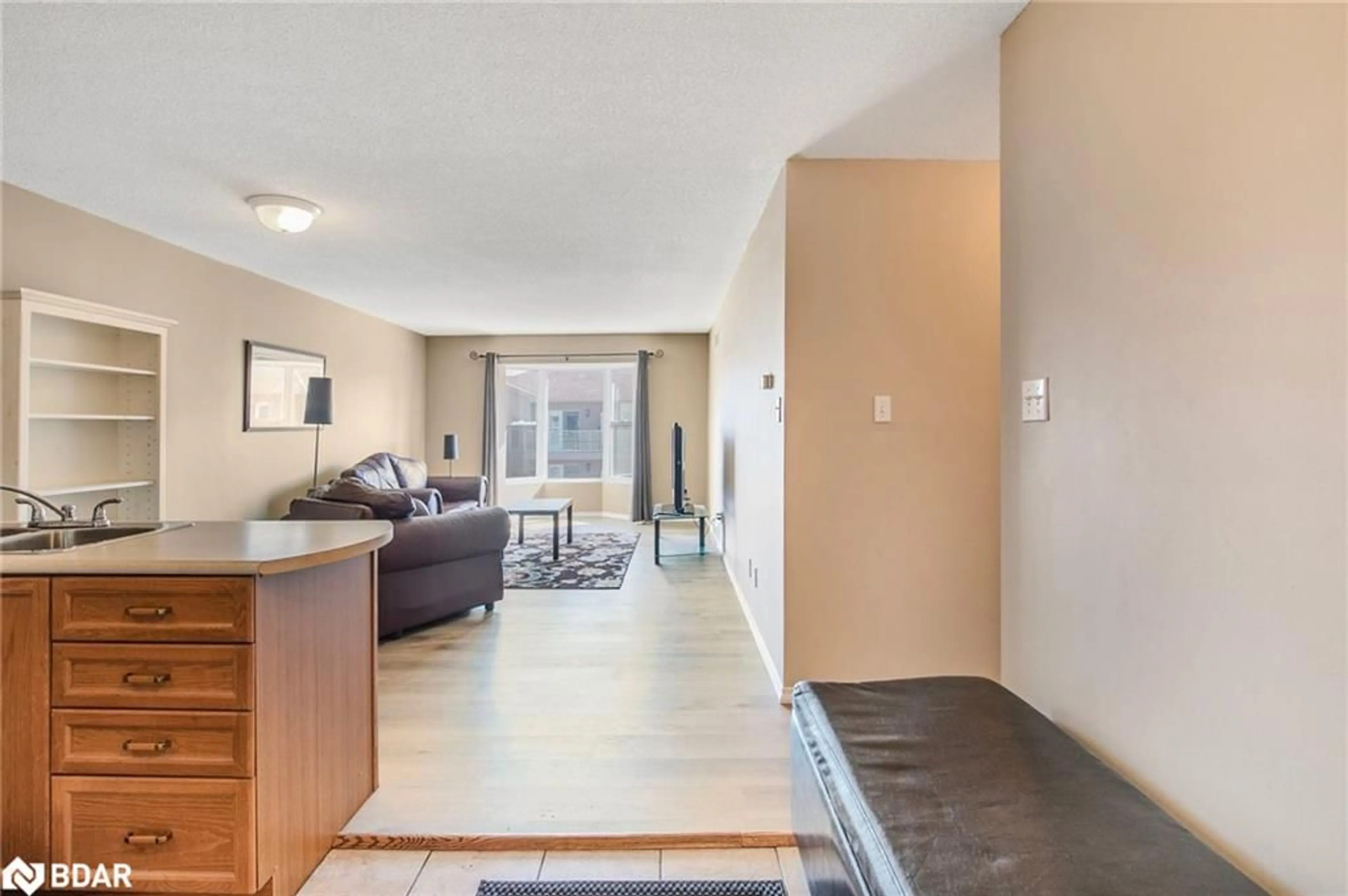 Unknown for 107 Bond St #303, Orillia Ontario L3V 1J7