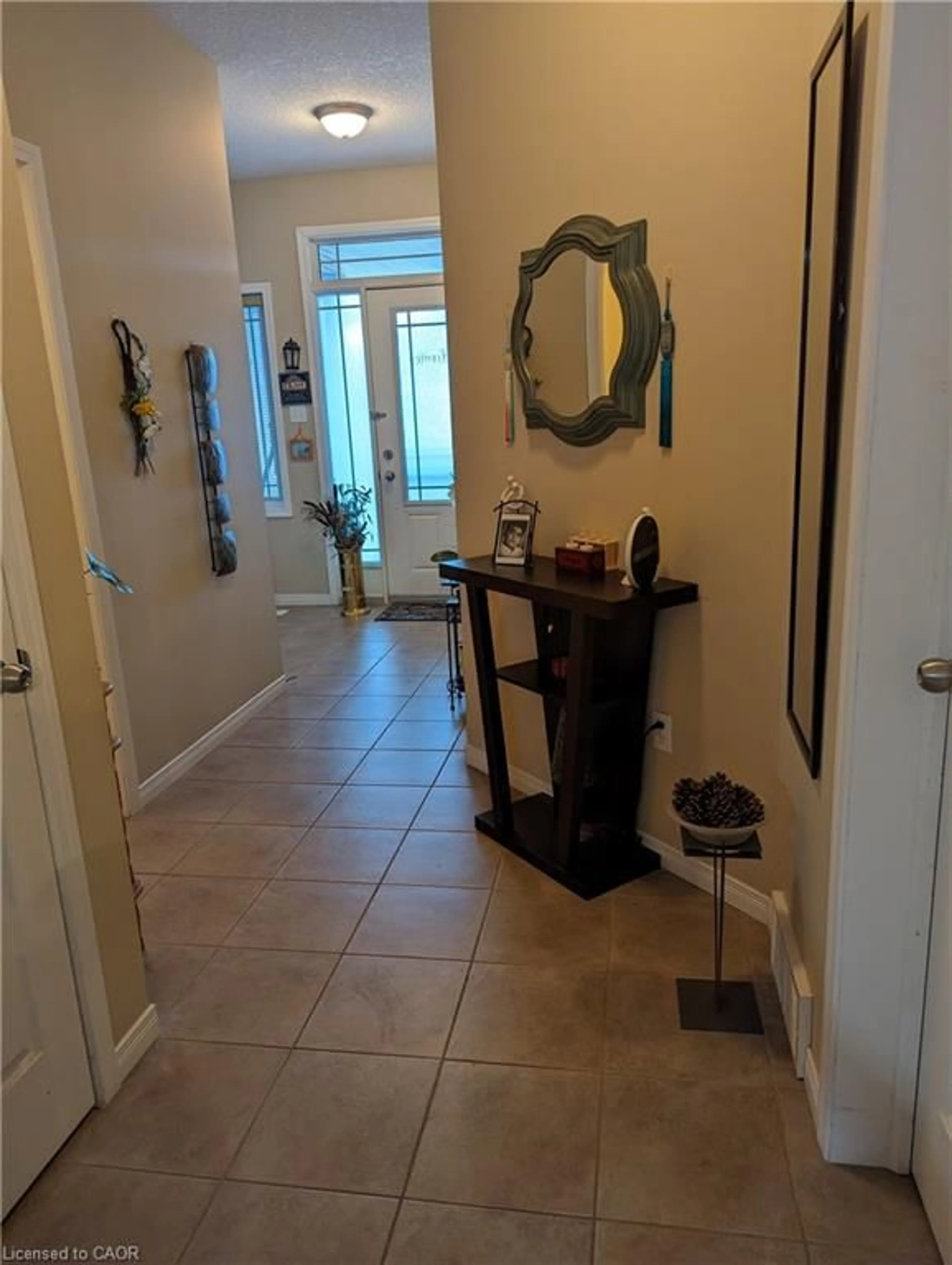 Indoor entryway for 795 Laurelwood Dr #A3, Waterloo Ontario N2V 0A3