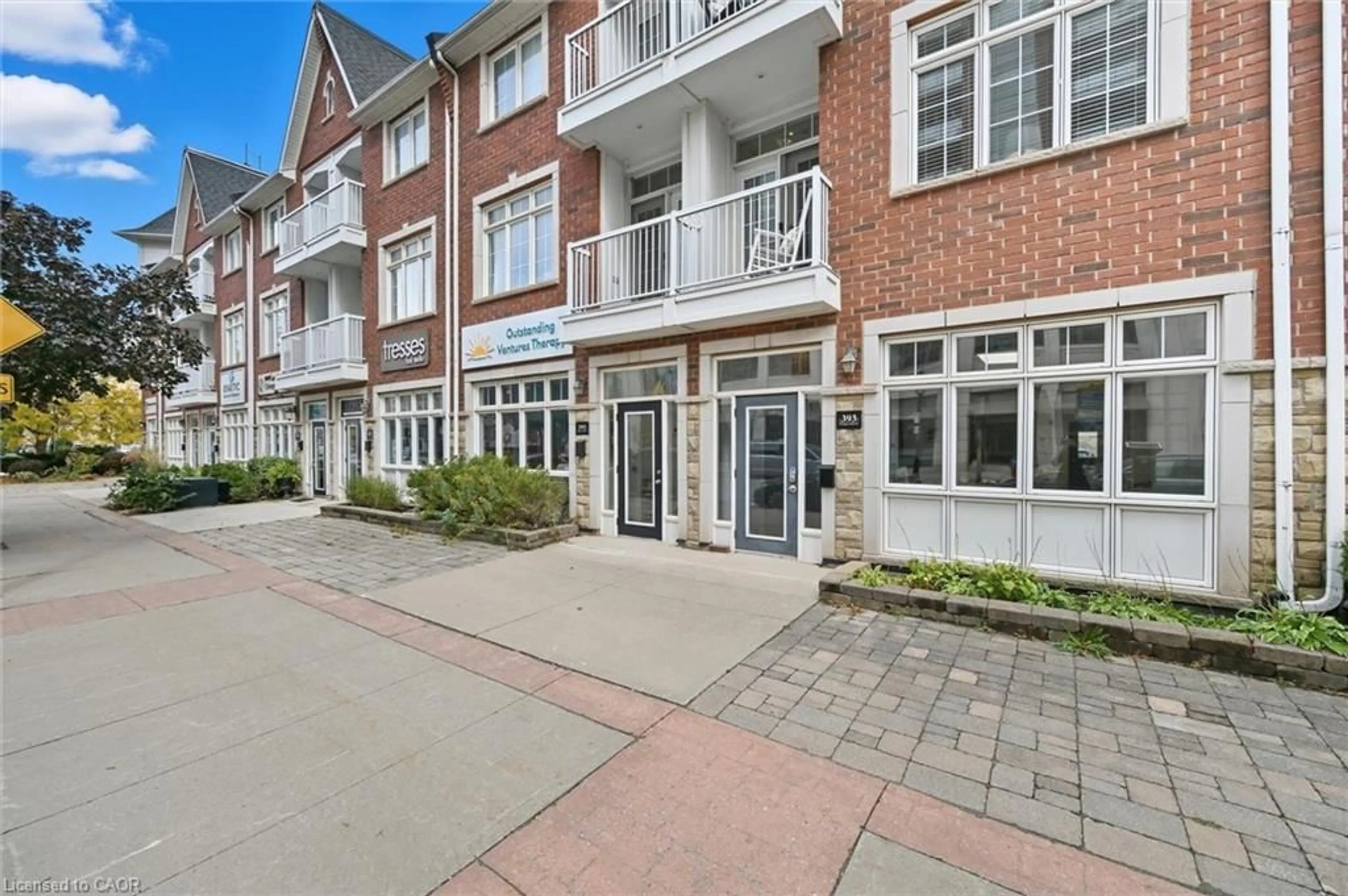 Patio, street for 394 Almas Common, Burlington Ontario L7R 0A5