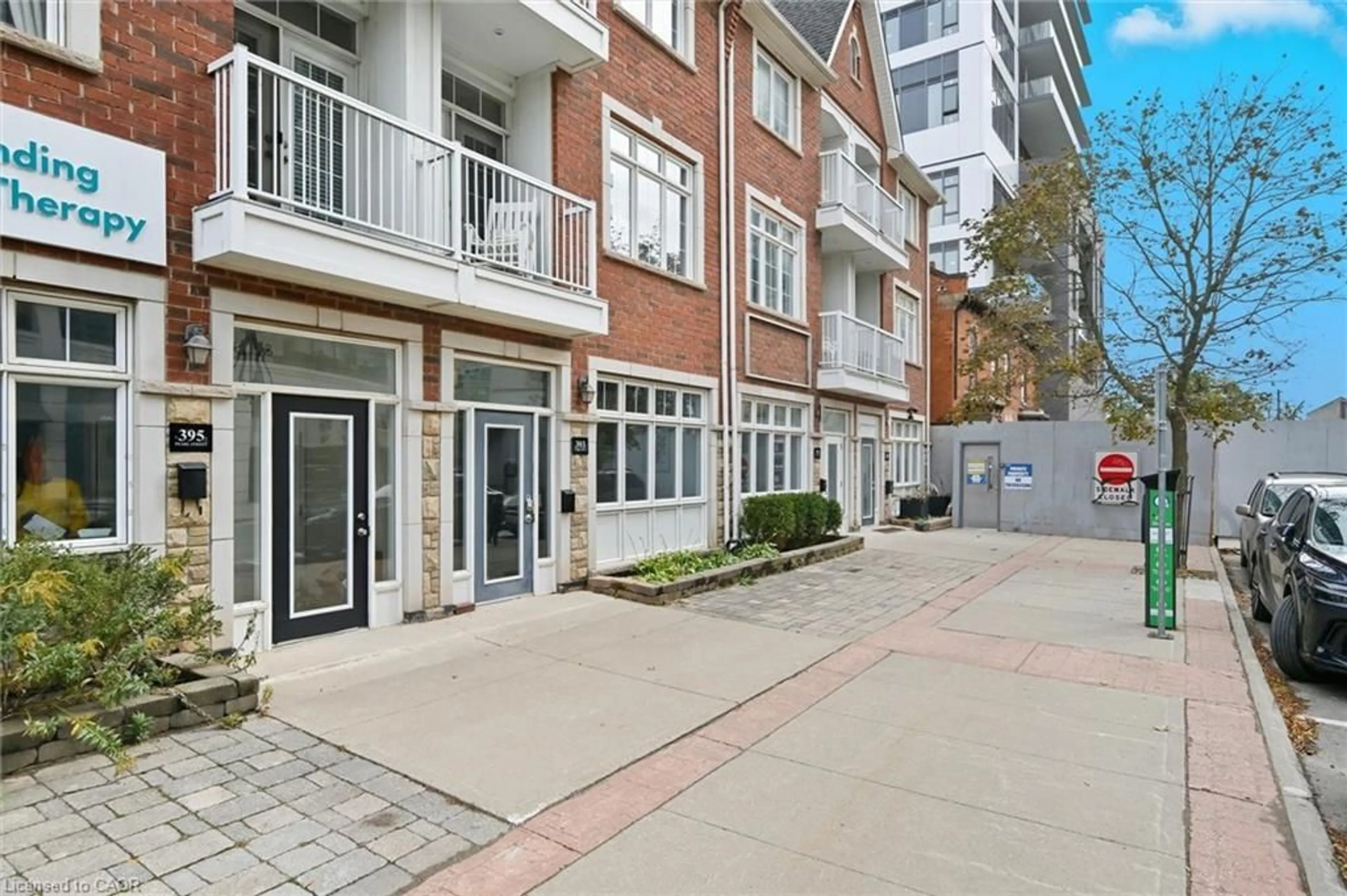 Patio, street for 394 Almas Common, Burlington Ontario L7R 0A5