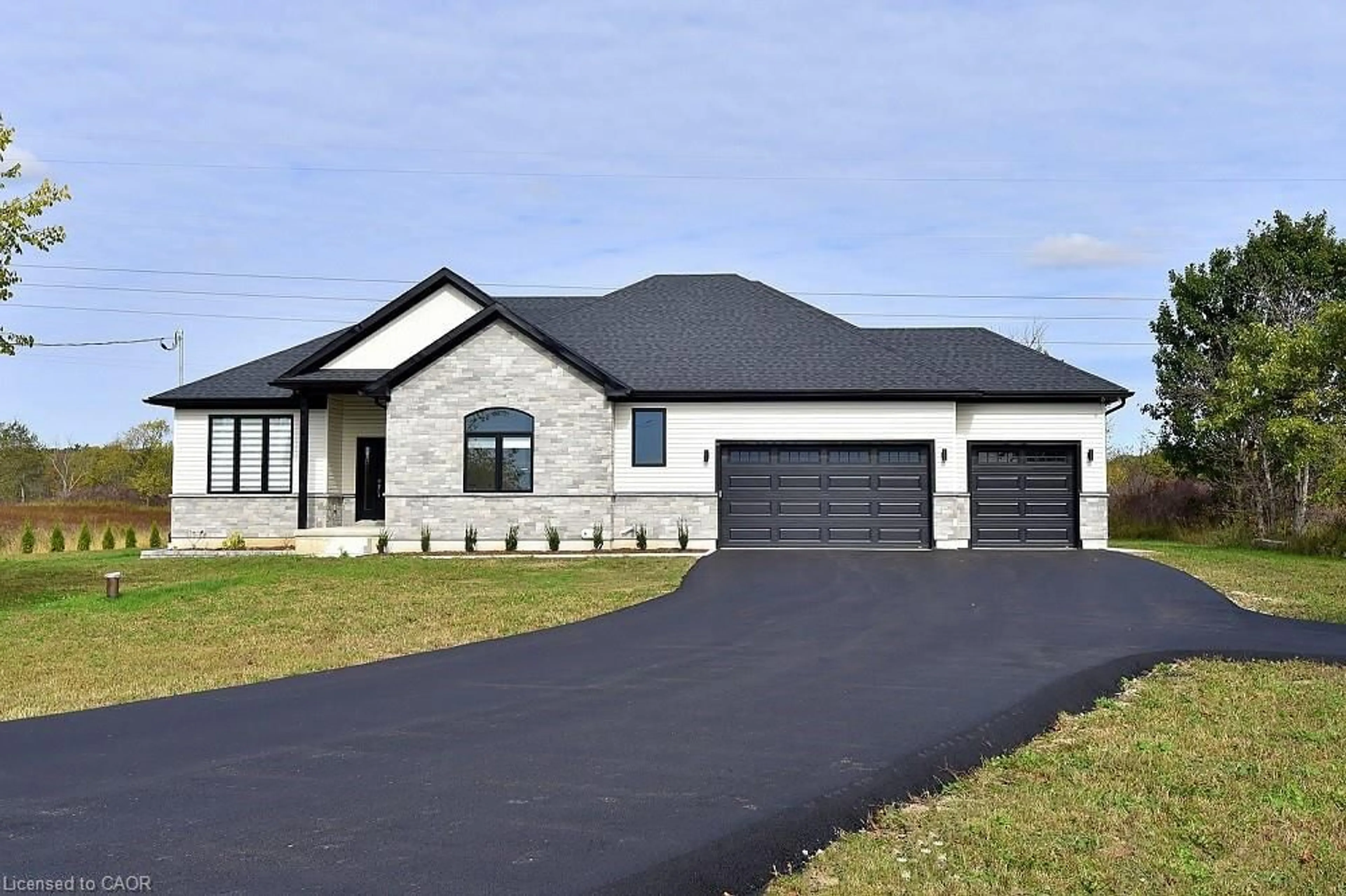 Home with vinyl exterior material, street for 8373 Silver St, Caistor Centre Ontario L0R 1E0