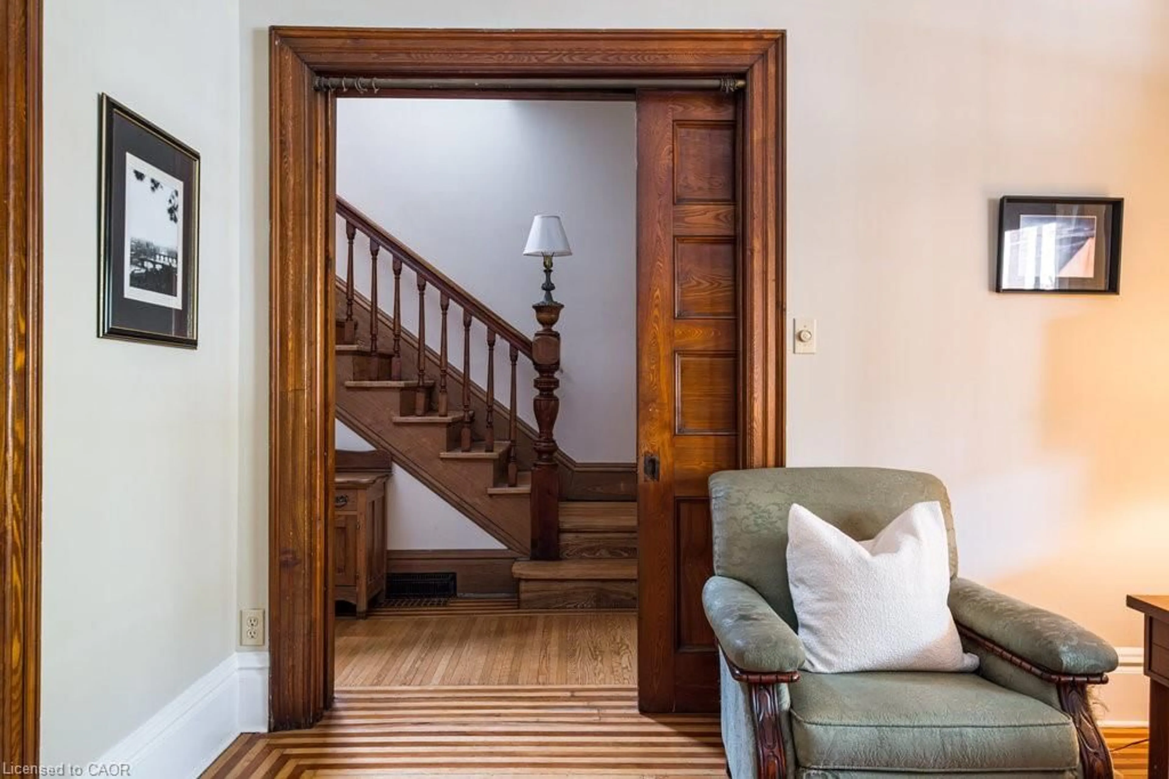 Indoor entryway for 219 Charlton Ave, Hamilton Ontario L8P 2E3