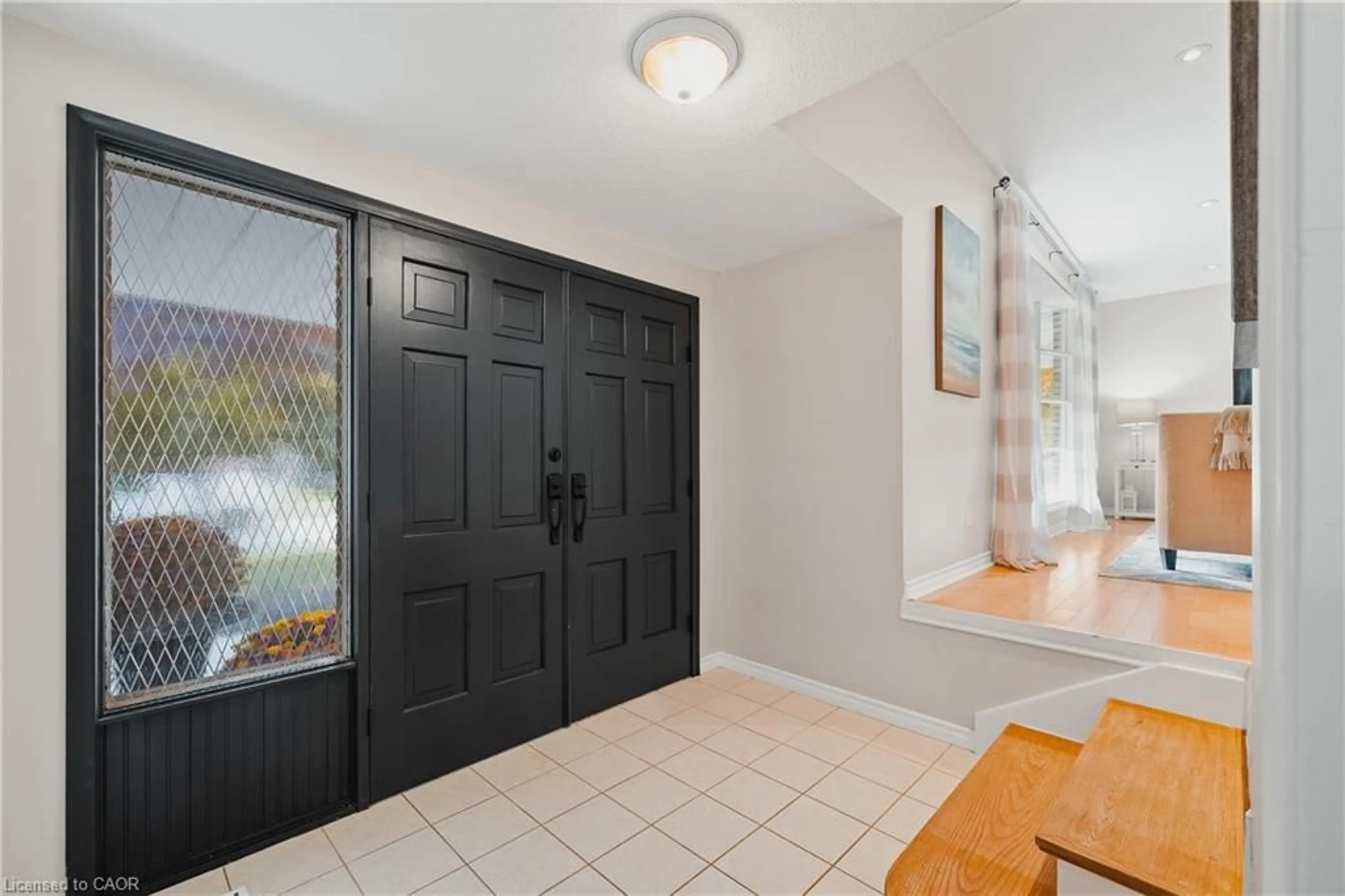 Indoor entryway for 26 Nightingale Cres, Elmira Ontario N3B 1B1