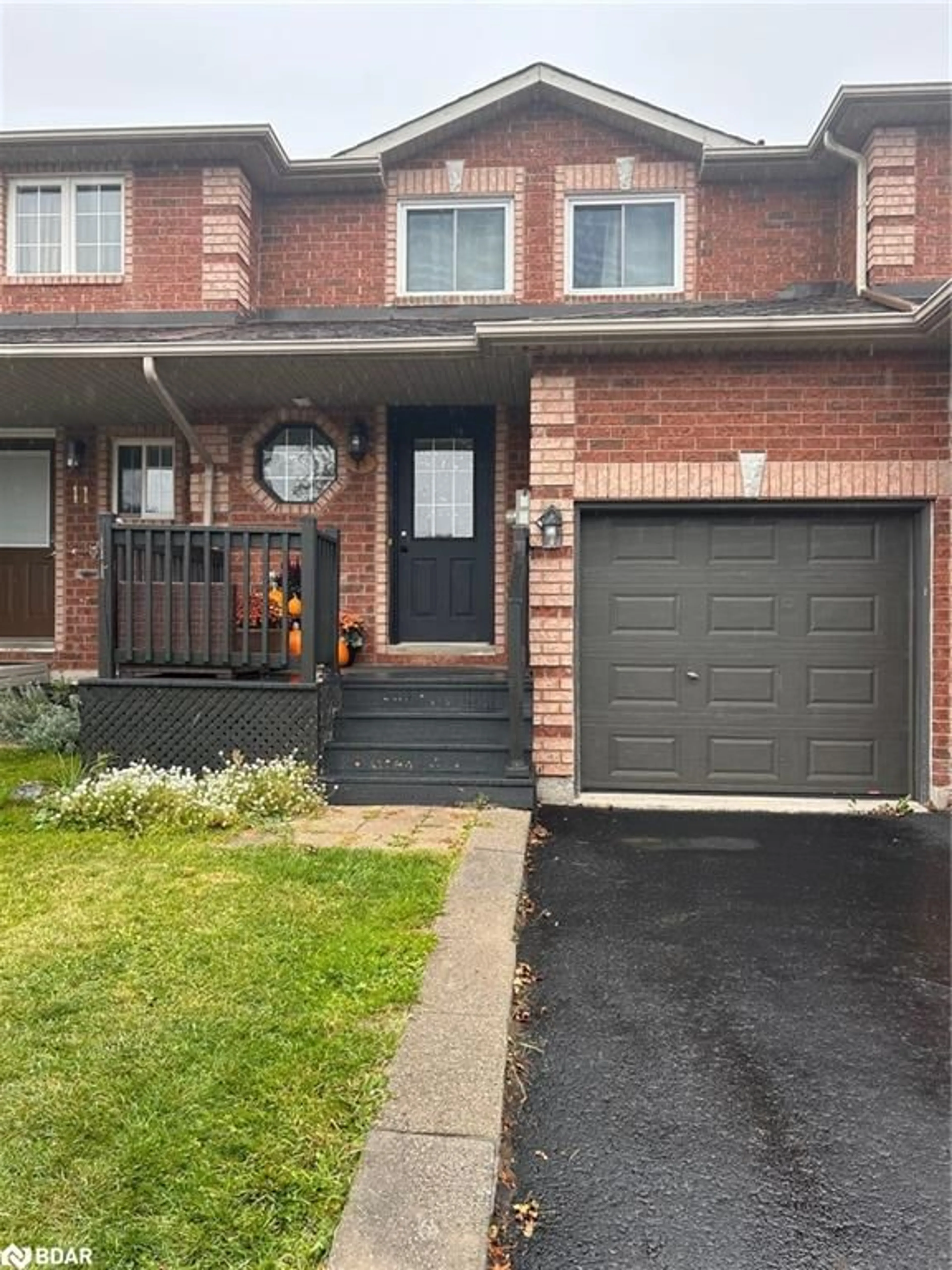 Home with brick exterior material, street for 13 Lee Cres, Barrie Ontario L4N 9Z5