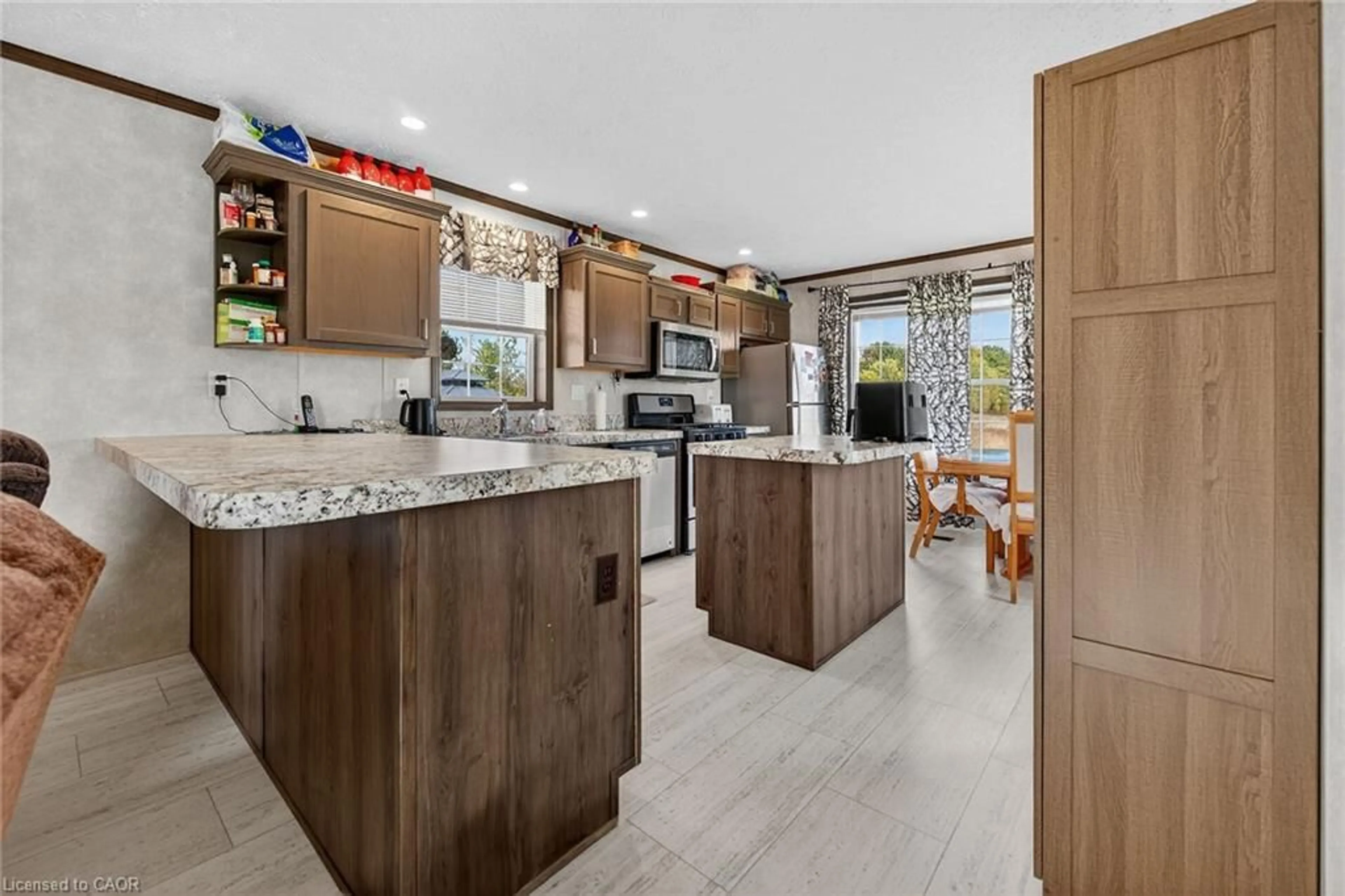 Open concept kitchen, ceramic/tile floor for 162 Young Rd, Dunnville Ontario N1A 2W7