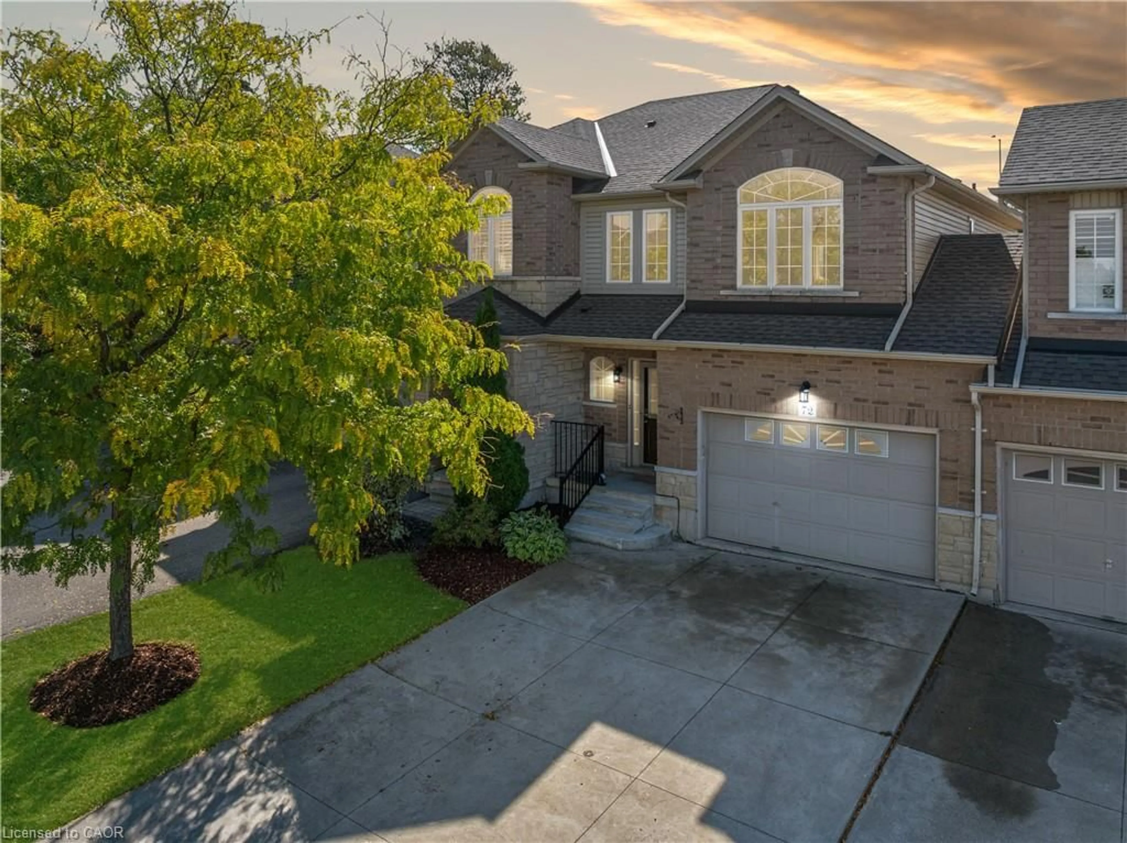 A pic from outside/outdoor area/front of a property/back of a property/a pic from drone, street for 72 Cornerstone Dr, Hamilton Ontario L8J 0A9