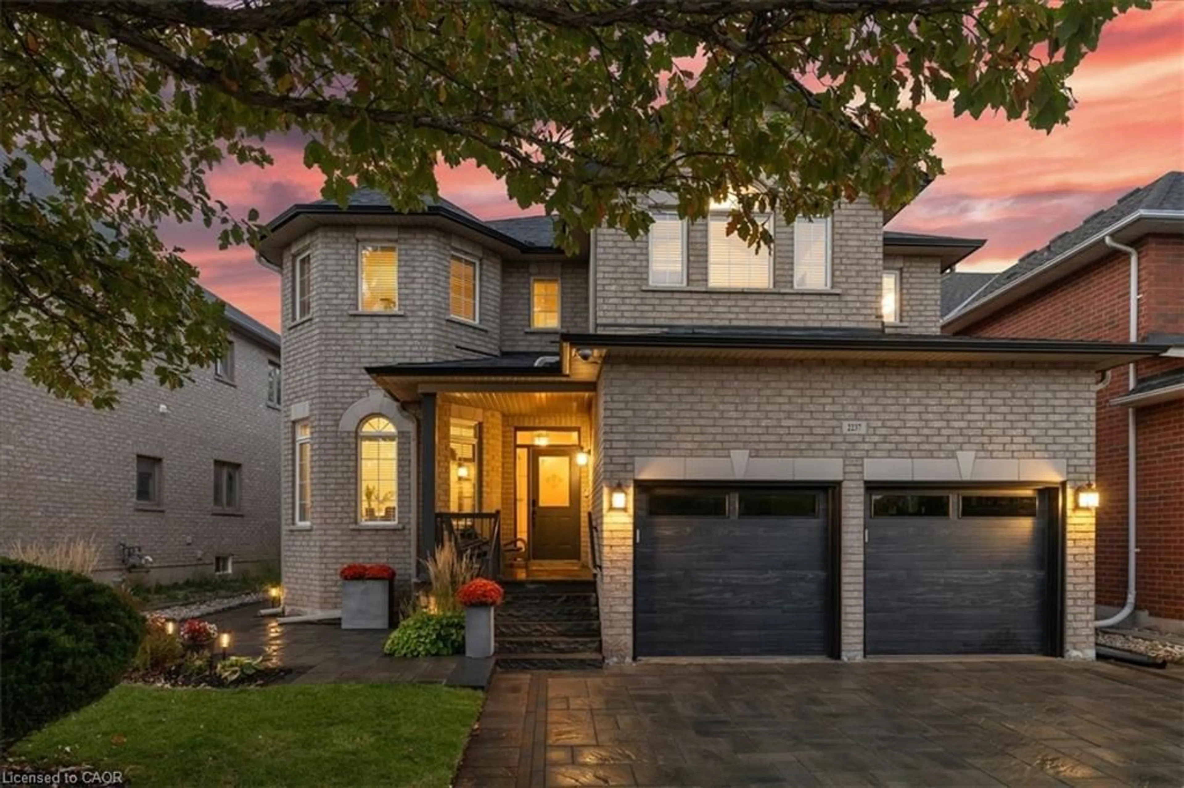 Home with brick exterior material, street for 2237 Adirondak Trail, Oakville Ontario L6M 4W4