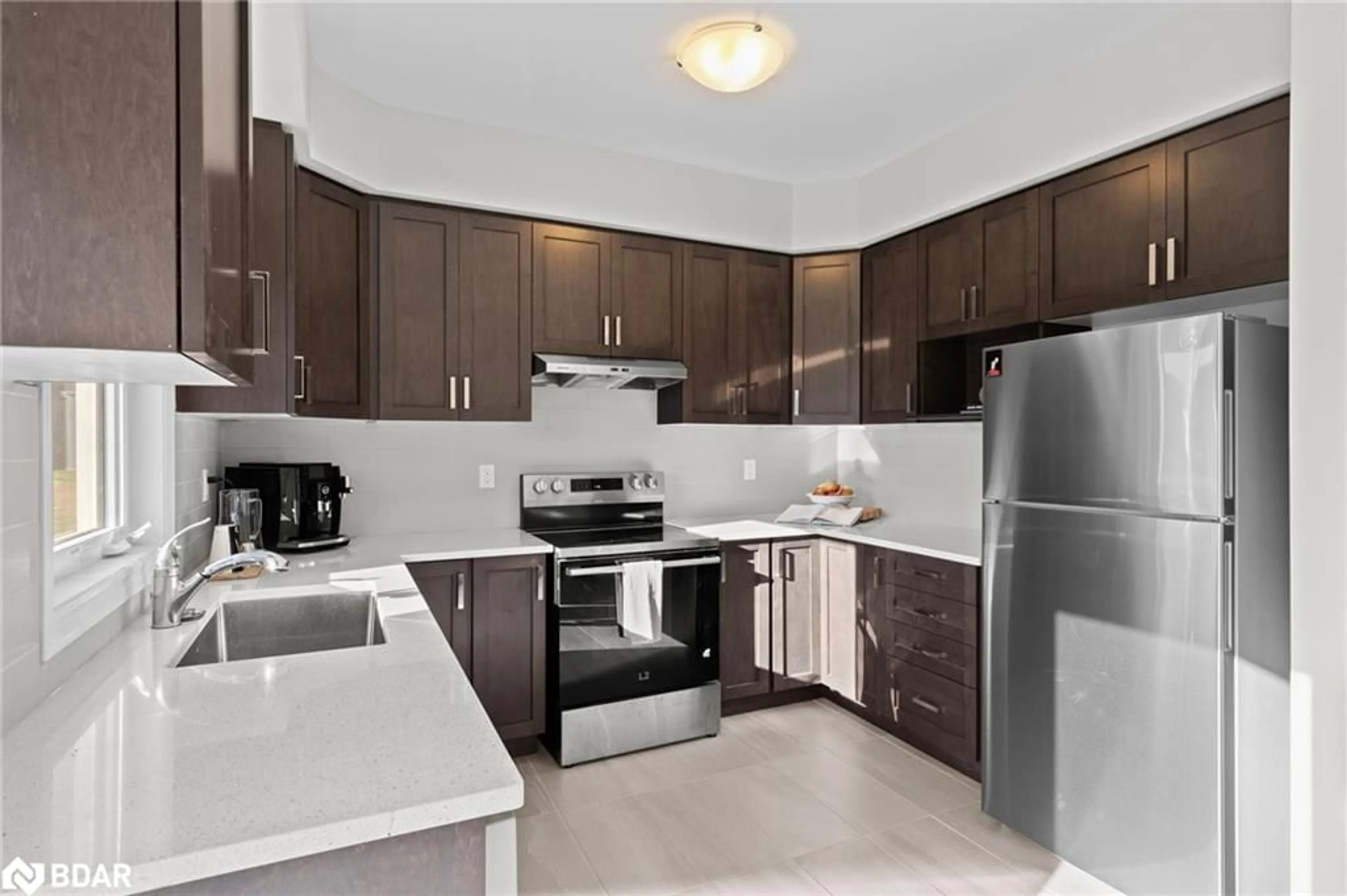 Standard kitchen, ceramic/tile floor for 340 Mceachern Lane, Gravenhurst Ontario P1P 0H8