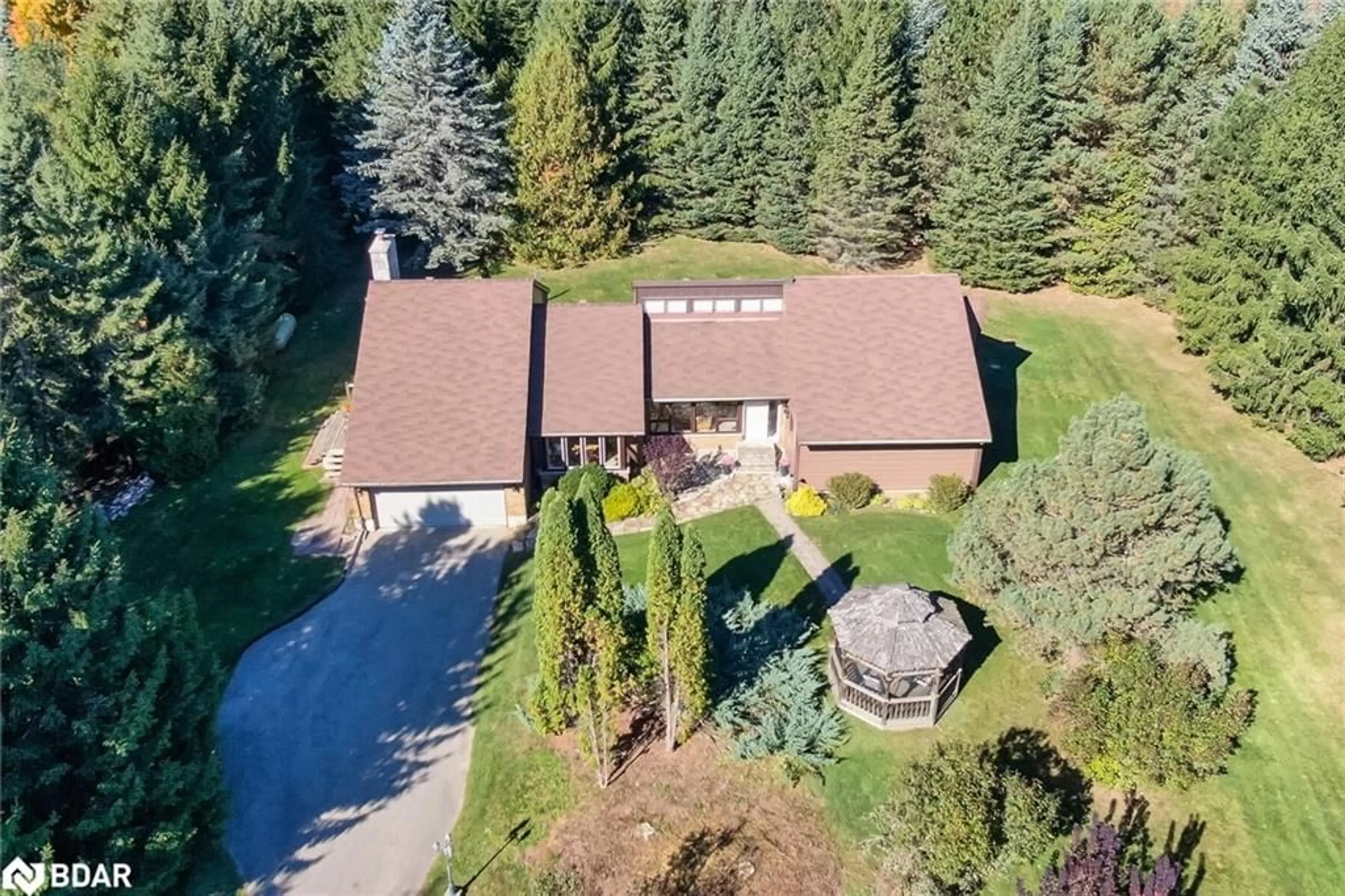 A pic from outside/outdoor area/front of a property/back of a property/a pic from drone, unknown for 16 Worden View, Acton Ontario L7J 2L8