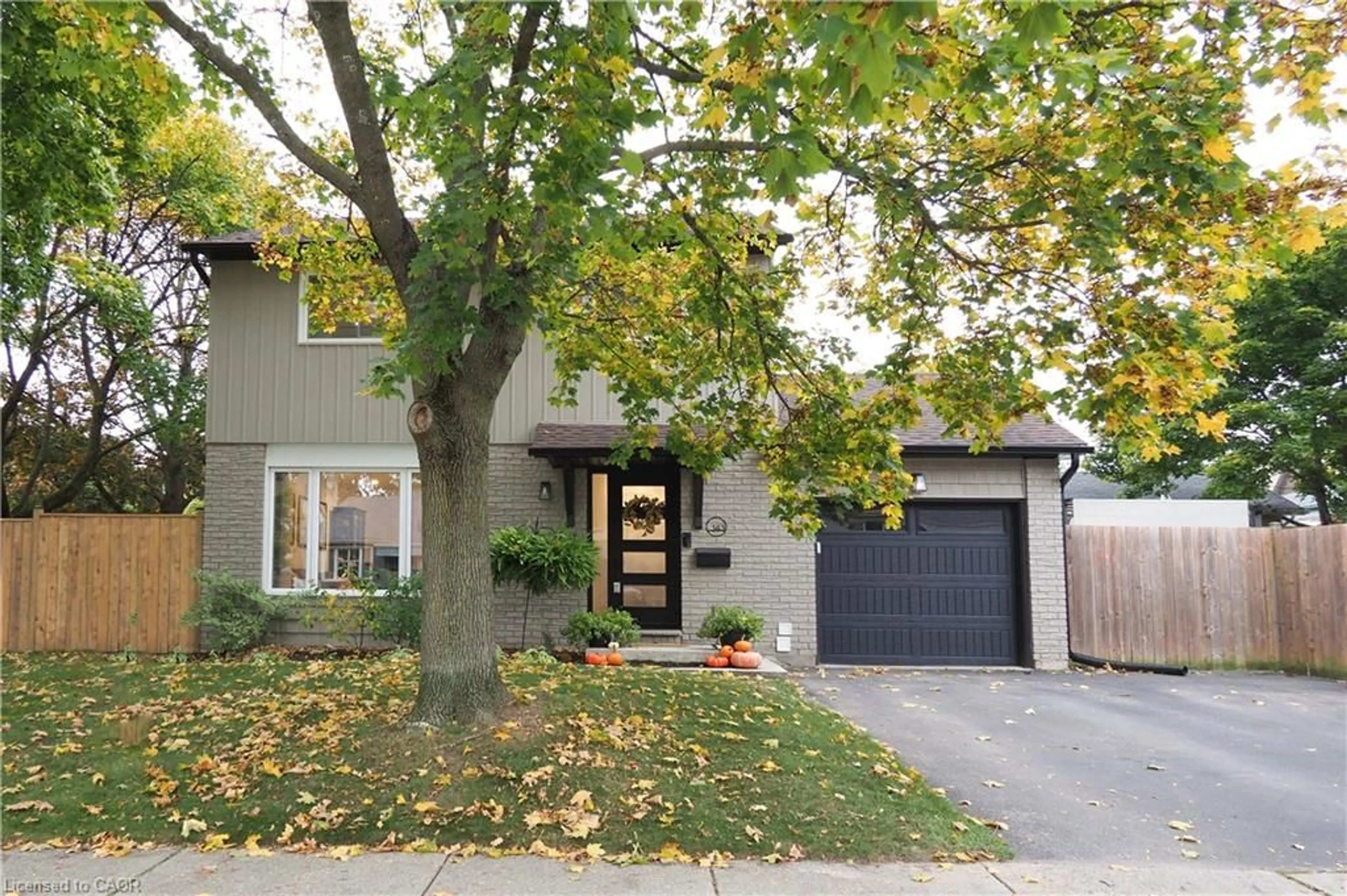 Home with brick exterior material, street for 143 Angela Cres, Cambridge Ontario N1S 4B5