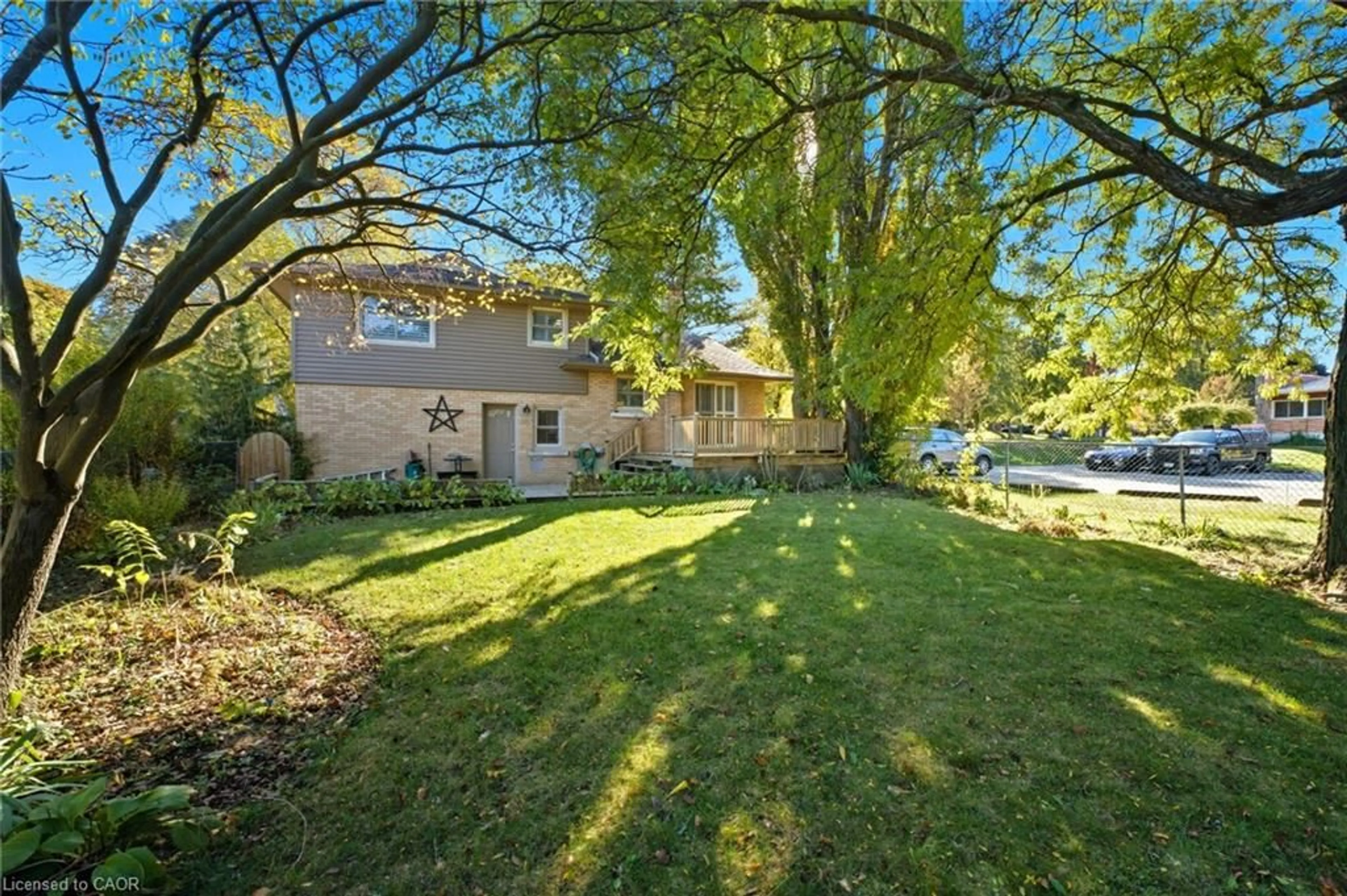 A pic from outside/outdoor area/front of a property/back of a property/a pic from drone, street for 37 Kensington Ave, Kitchener Ontario N2B 1J5
