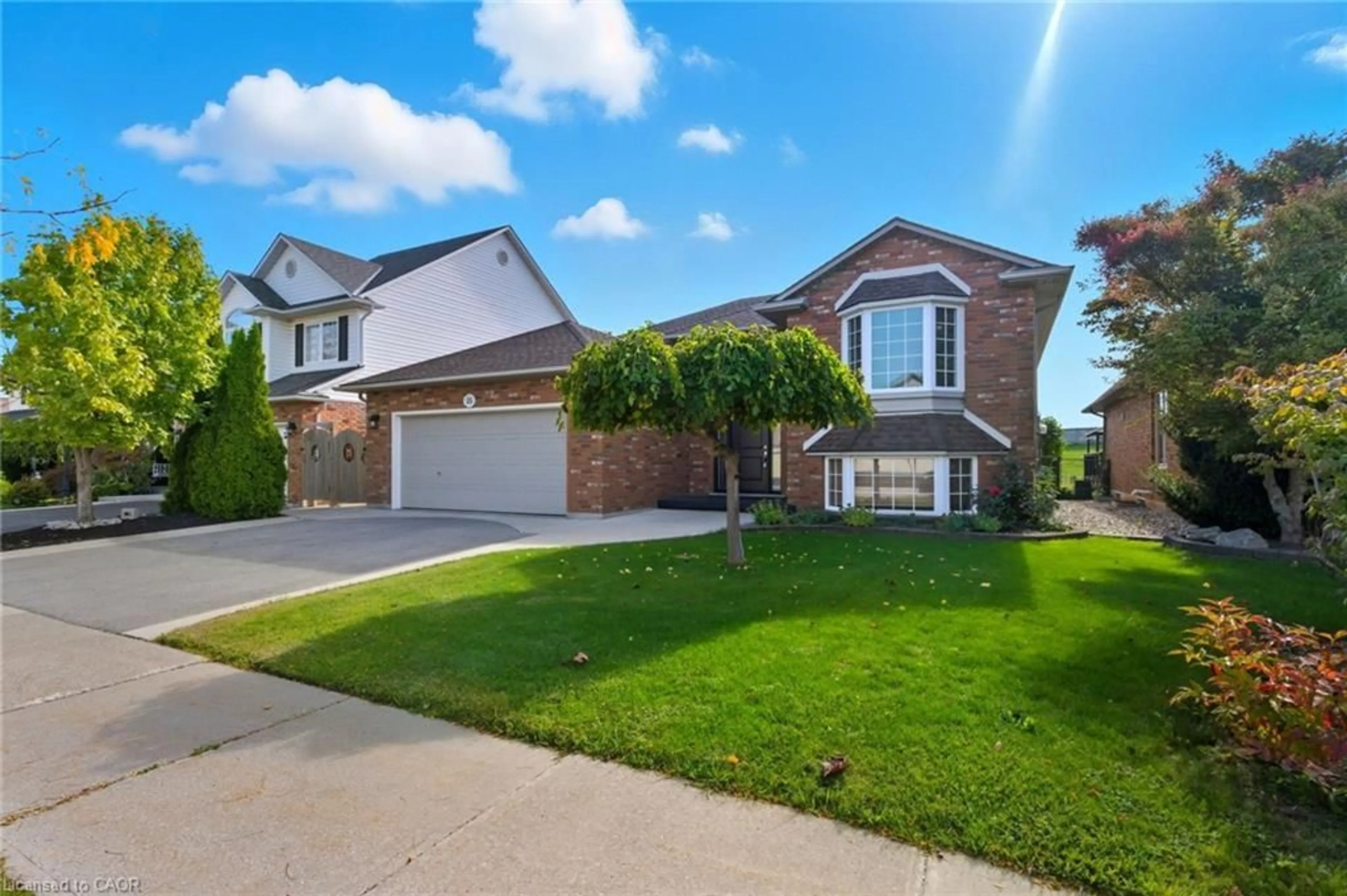 Home with brick exterior material, street for 15 Las Rd, Smithville Ontario L0R 2A0