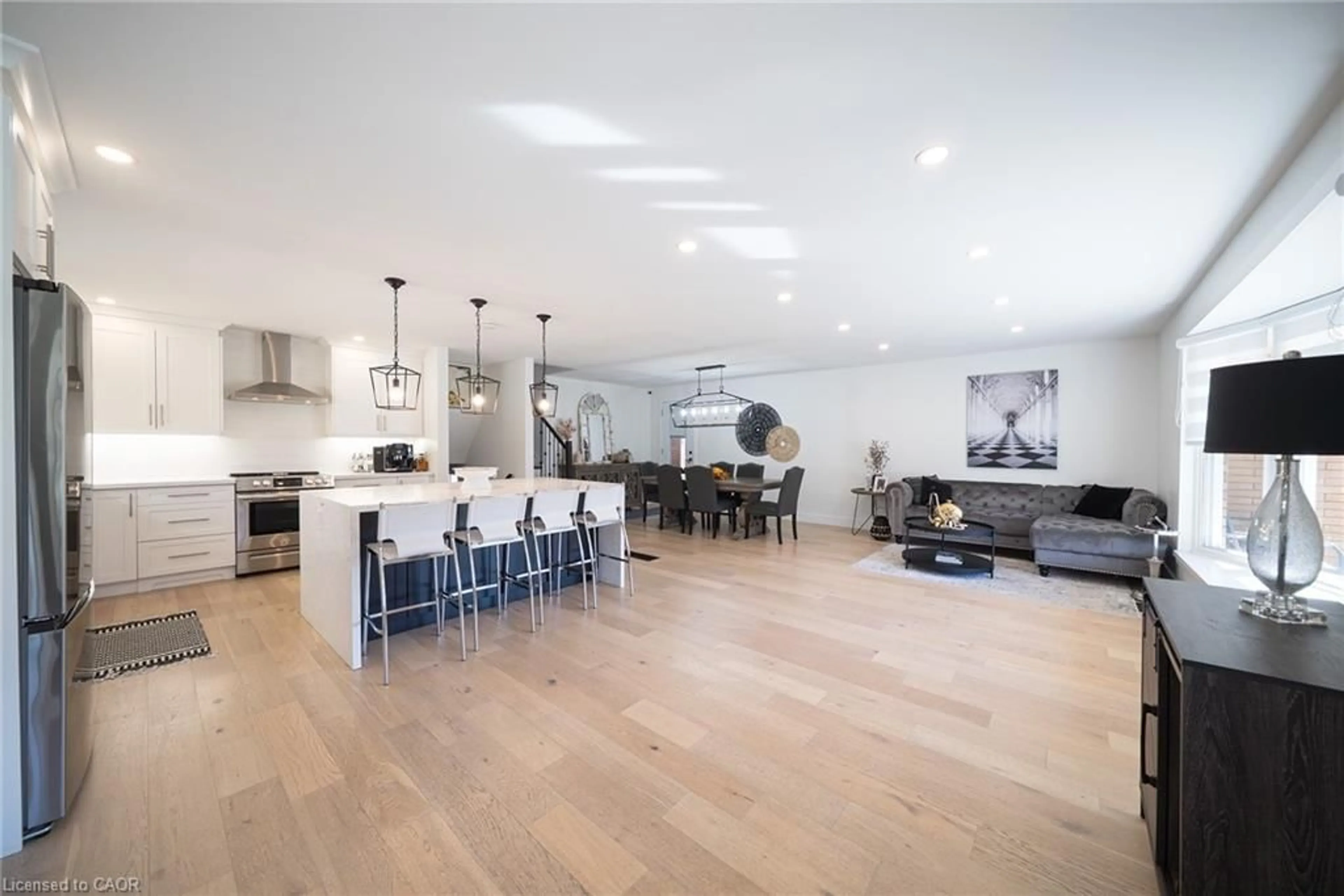 Open concept kitchen, unknown for 662 Mohawk Rd, Hamilton Ontario L9C 1X8