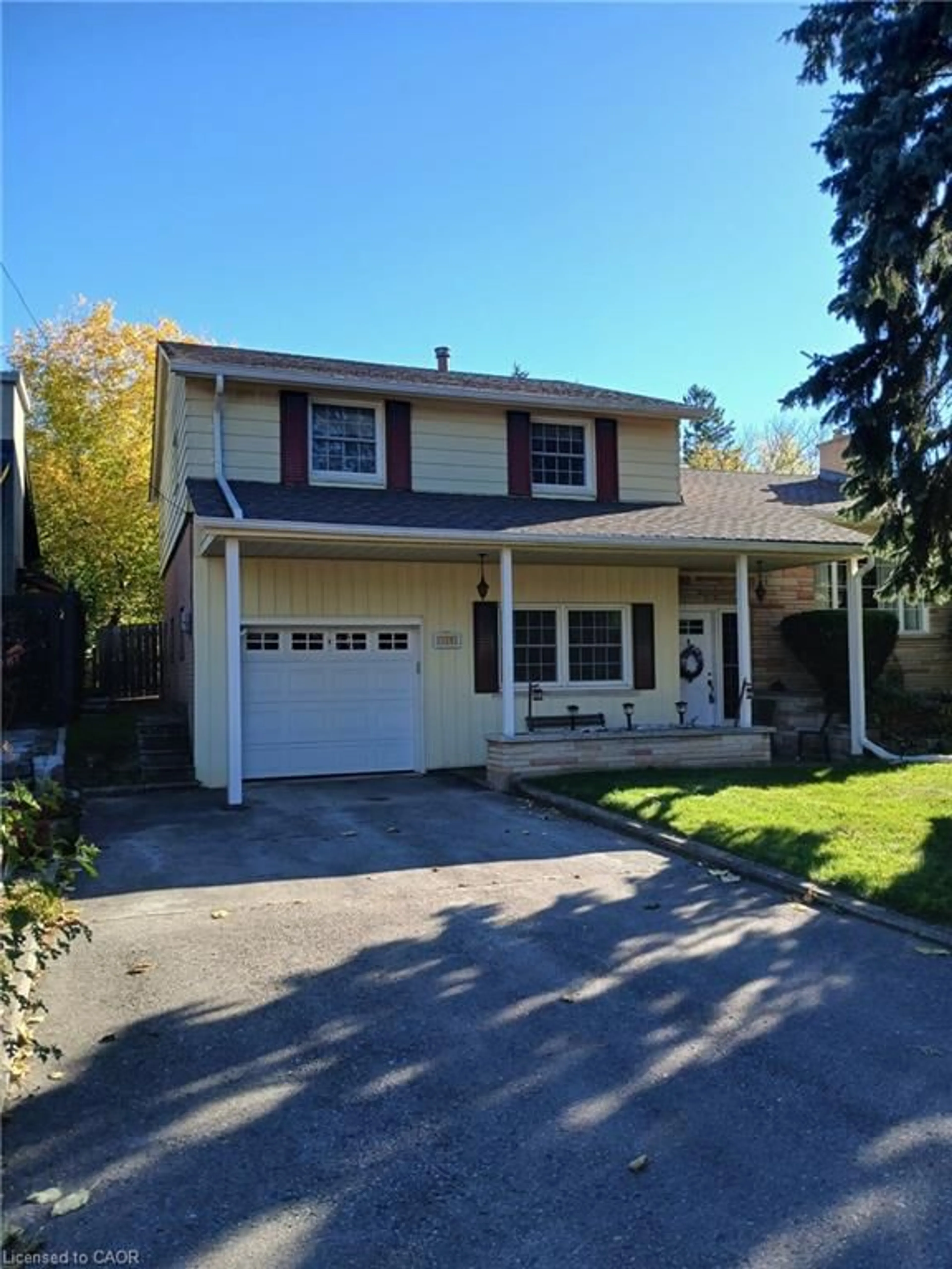 Home with vinyl exterior material, street for 135 Libby Blvd, Richmond Hill Ontario L4C 4V5