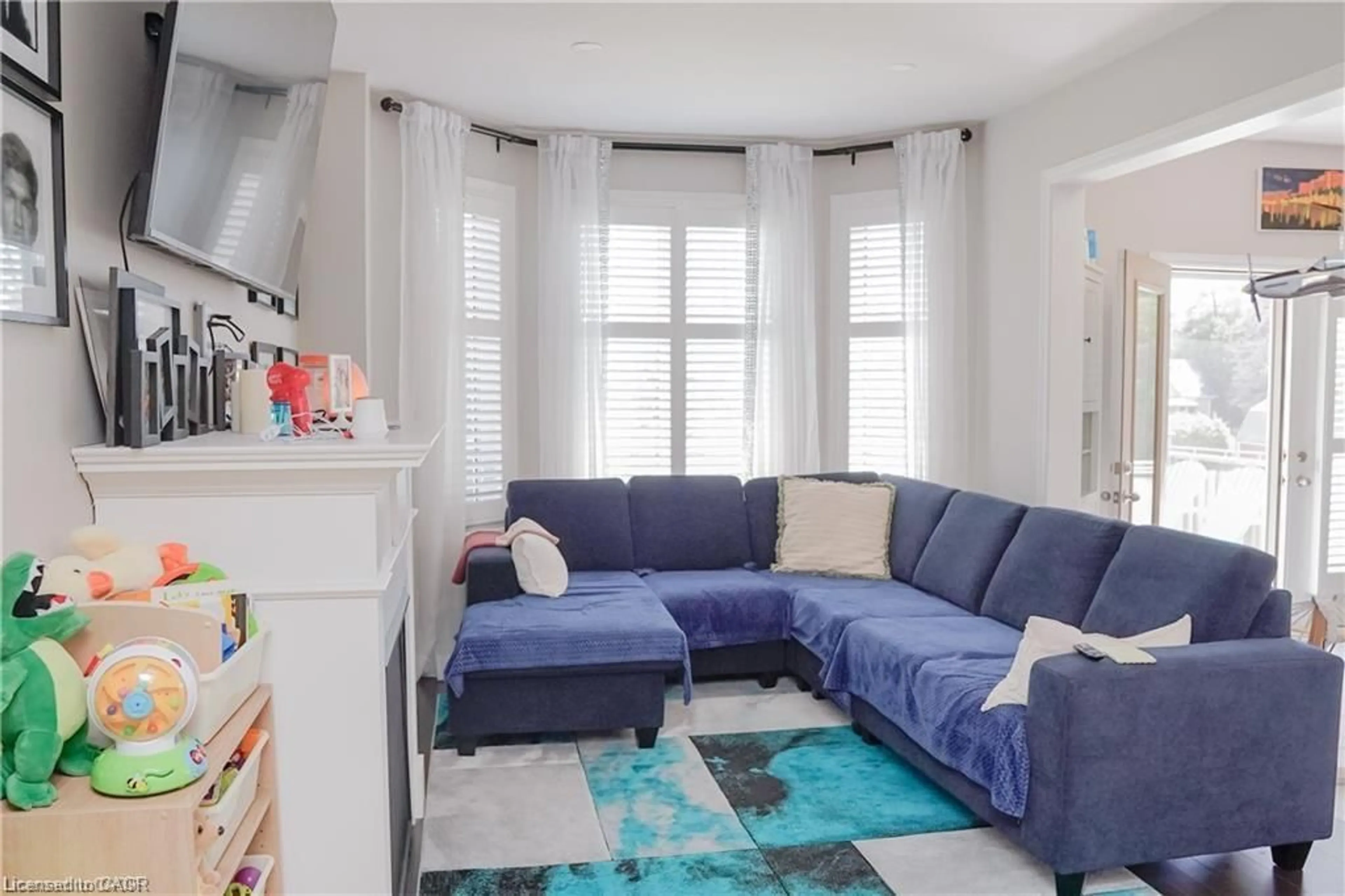 Living room with furniture, unknown for 11 Aitken Crt, Fergus Ontario N1M 0C8