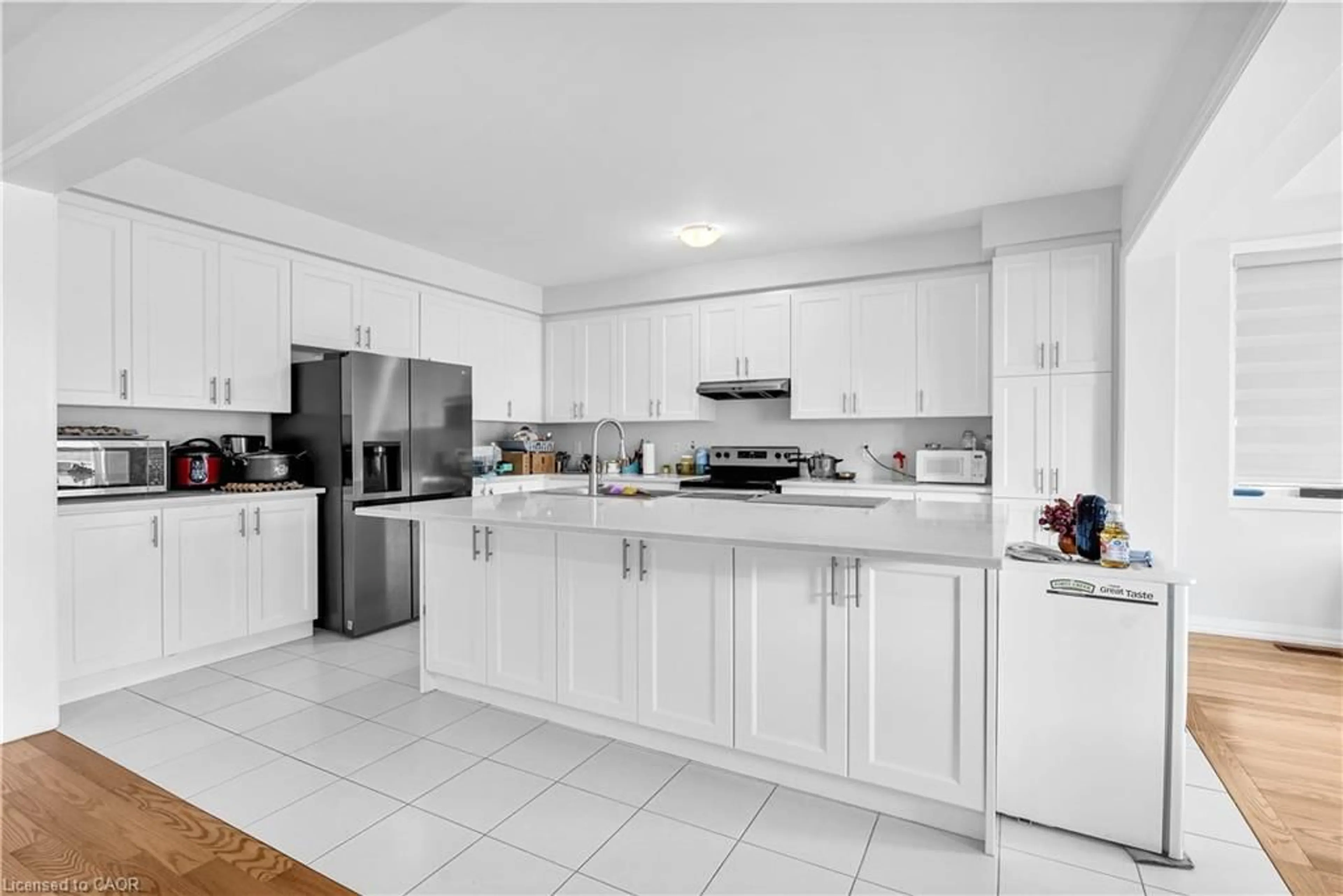 Open concept kitchen, ceramic/tile floor for 790 Sobeski Ave, Woodstock Ontario N4T 0P1