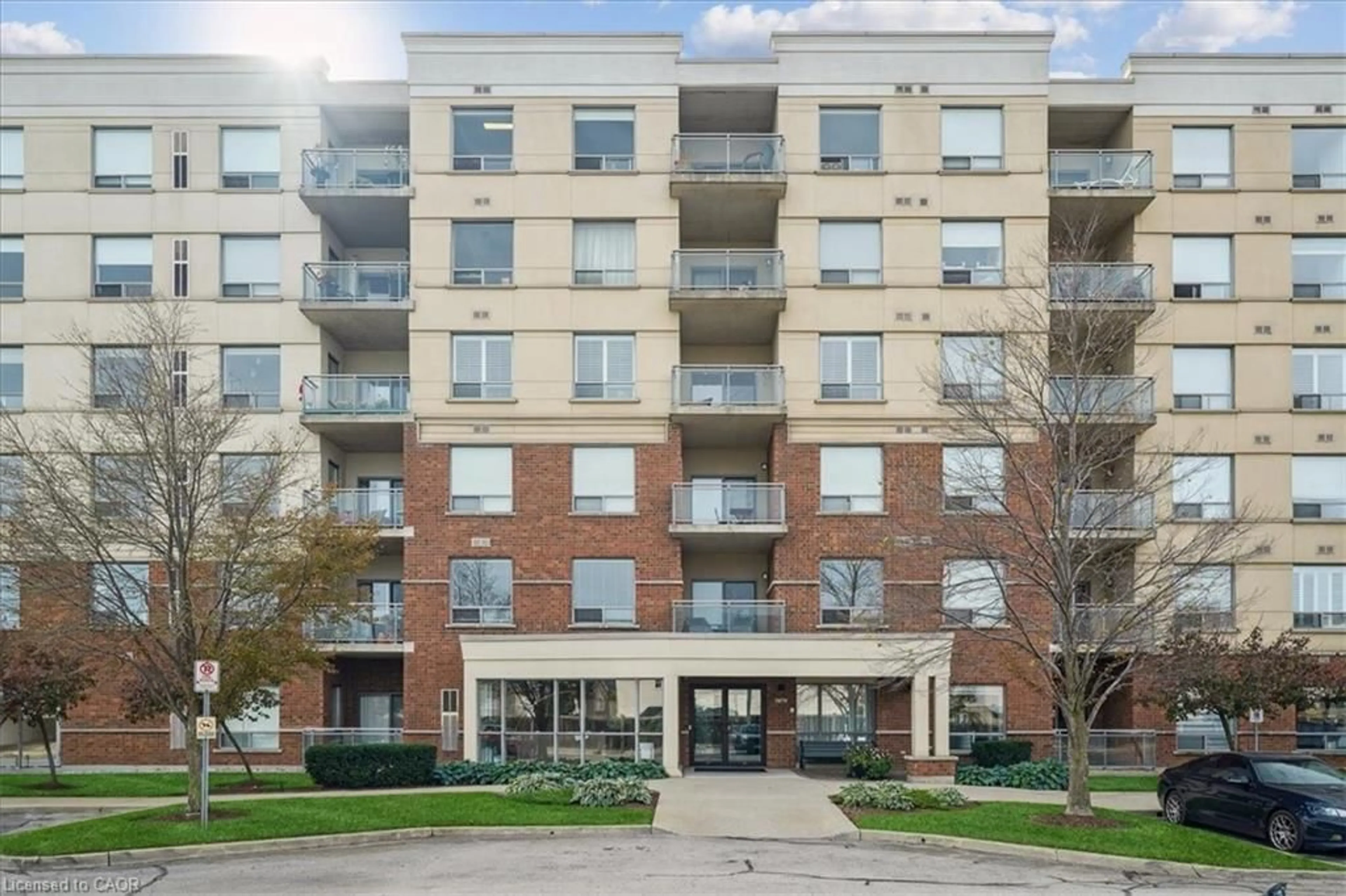 Unknown for 5070 Fairview St #102, Burlington Ontario L7L 0B8