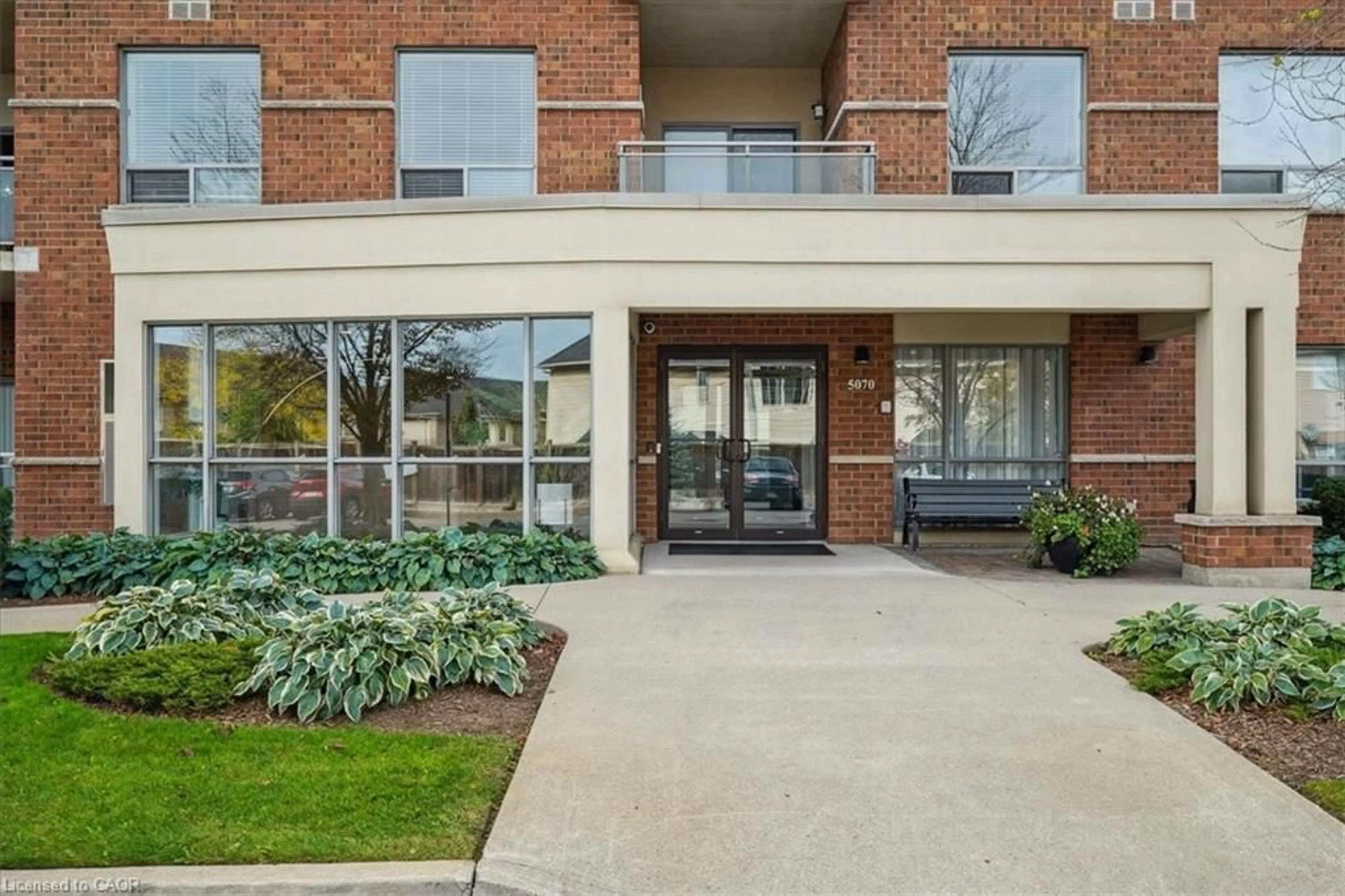 Unknown for 5070 Fairview St #102, Burlington Ontario L7L 0B8