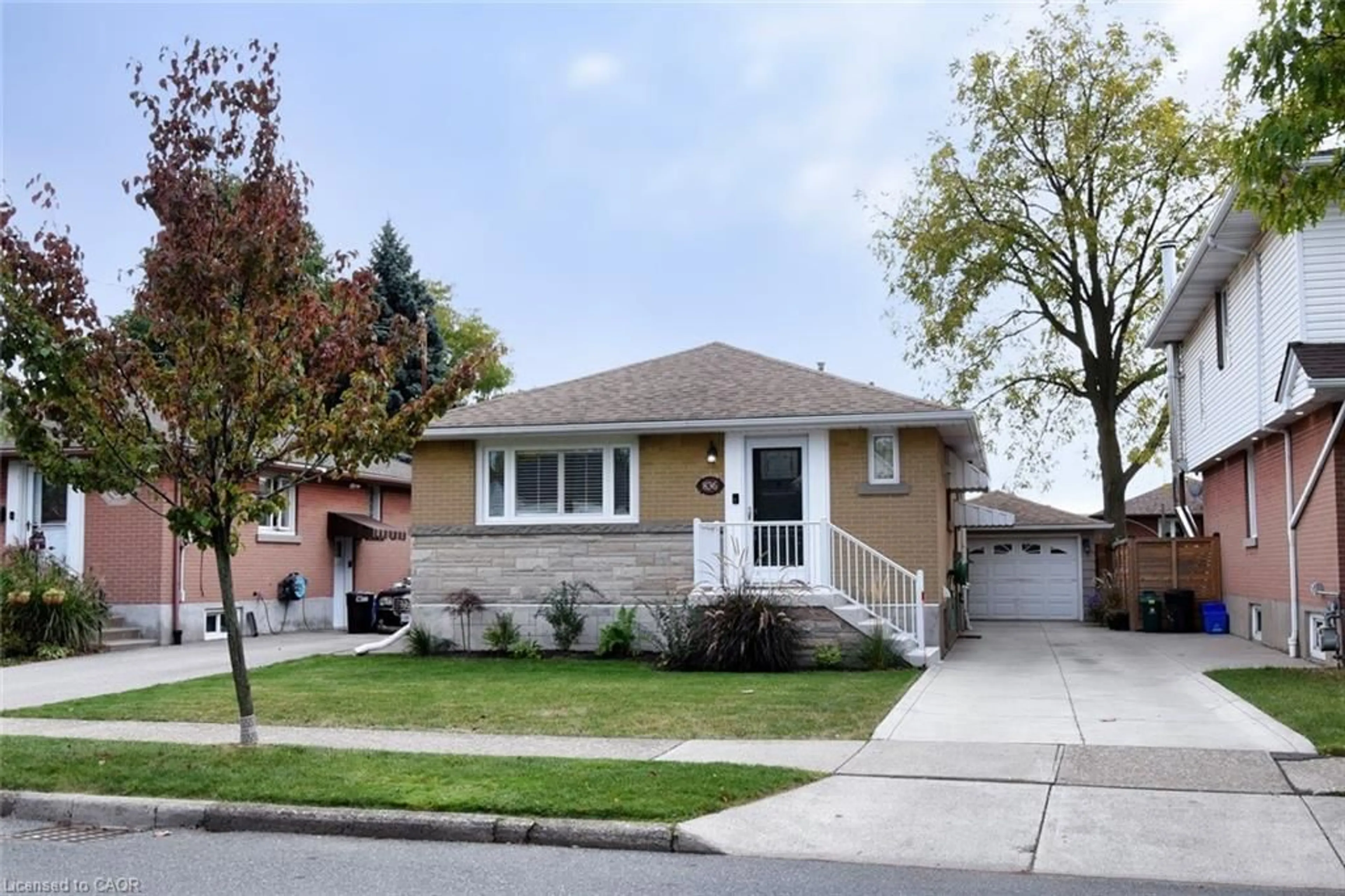 Home with brick exterior material, street for 836 Brucedale Ave, Hamilton Ontario L8T 1L3