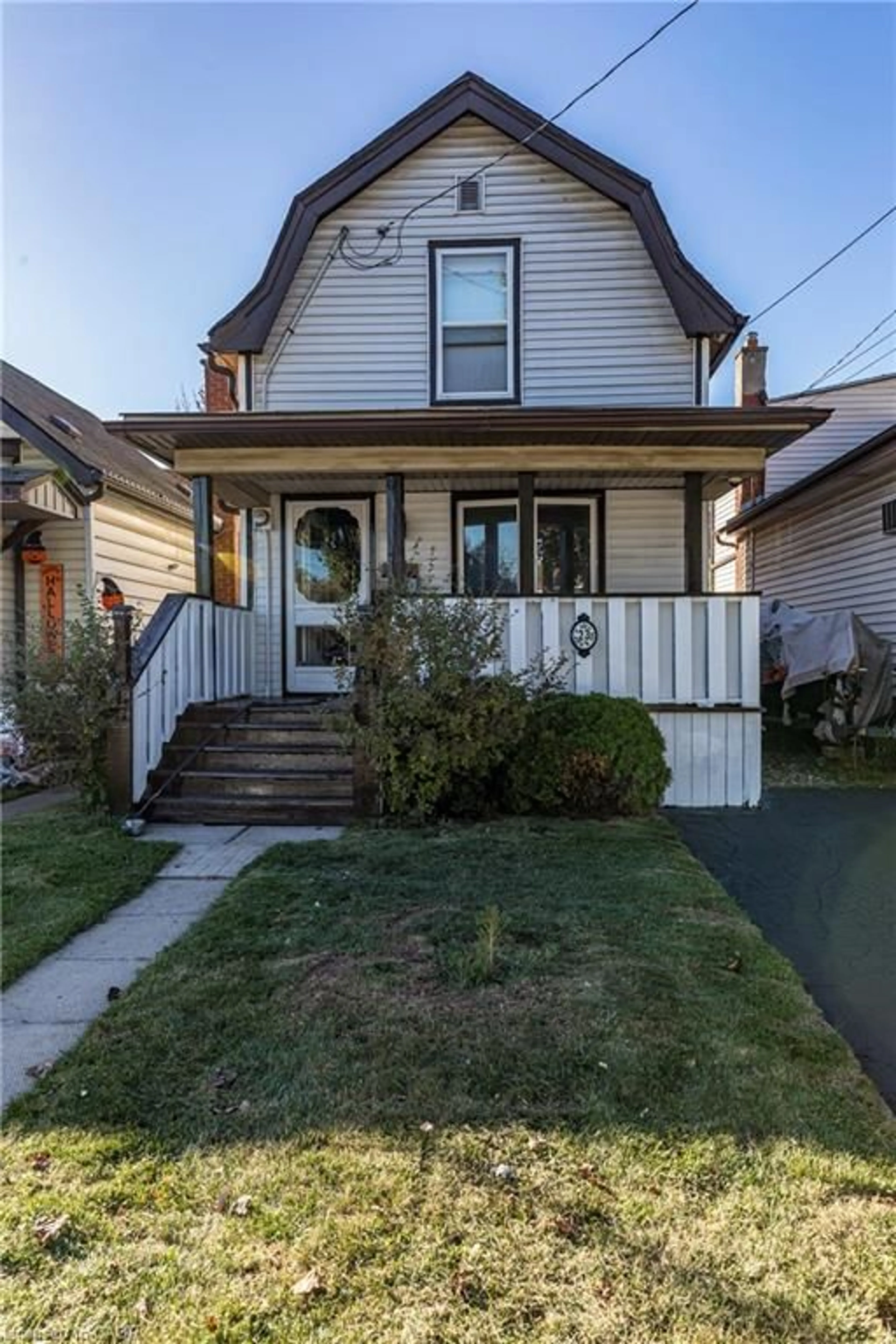 Home with vinyl exterior material, street for 23 Frederick Ave, Hamilton Ontario L8H 1K1