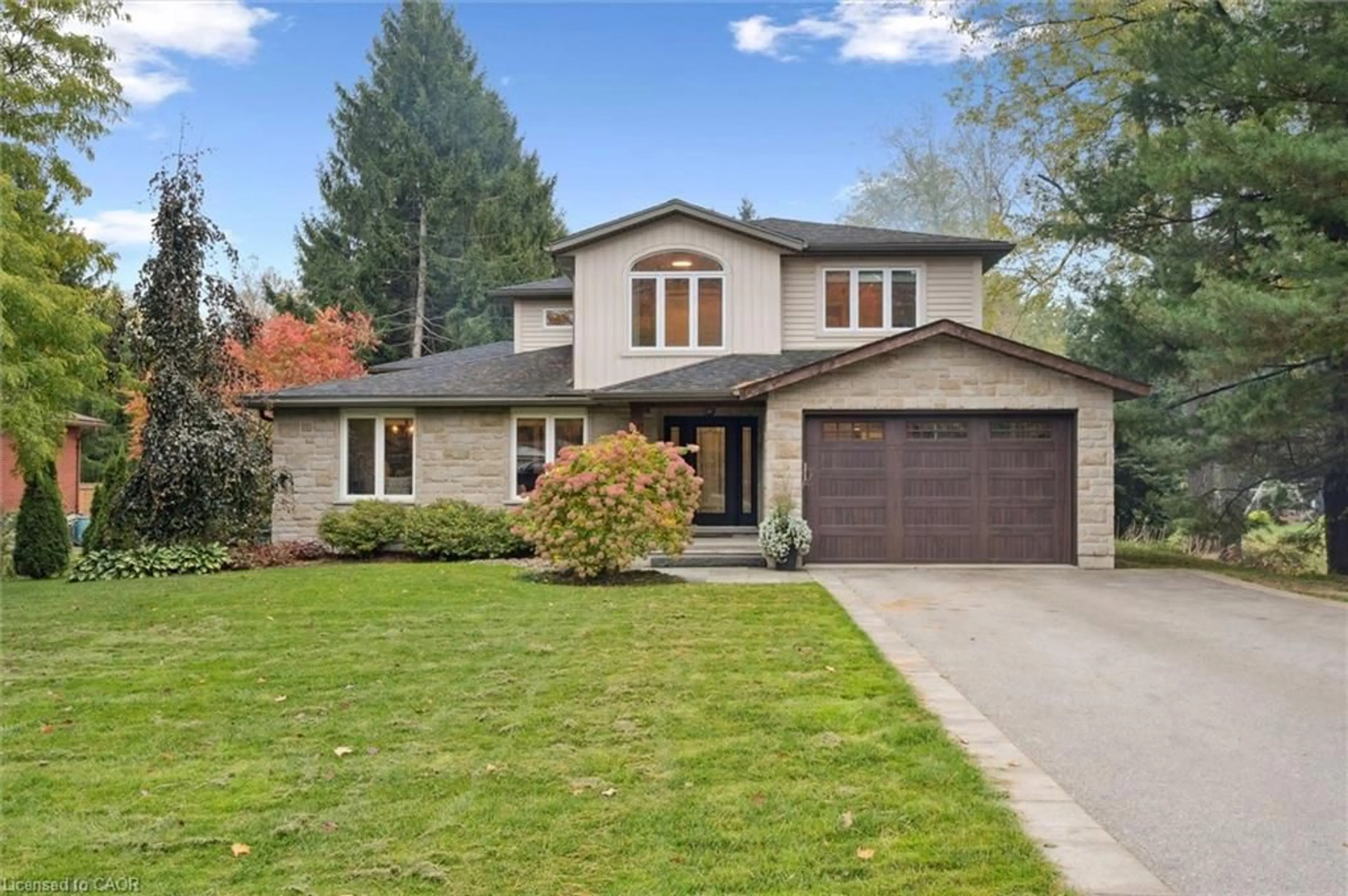 Home with vinyl exterior material, street for 45 Sideroad 18, Fergus Ontario N1M 2W3