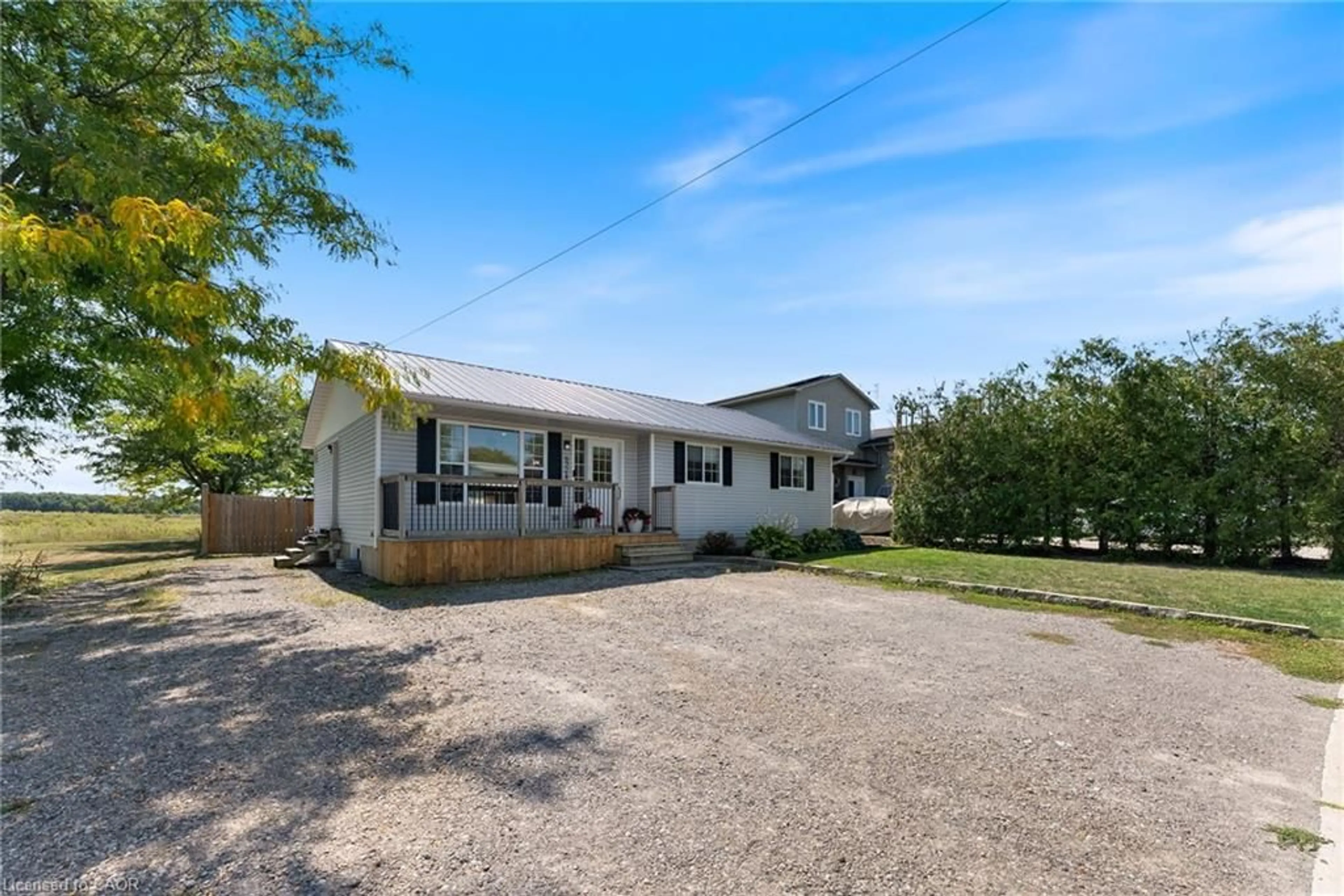 A pic from outside/outdoor area/front of a property/back of a property/a pic from drone, unknown for 6324 Townline Rd, Smithville Ontario L0R 2A0