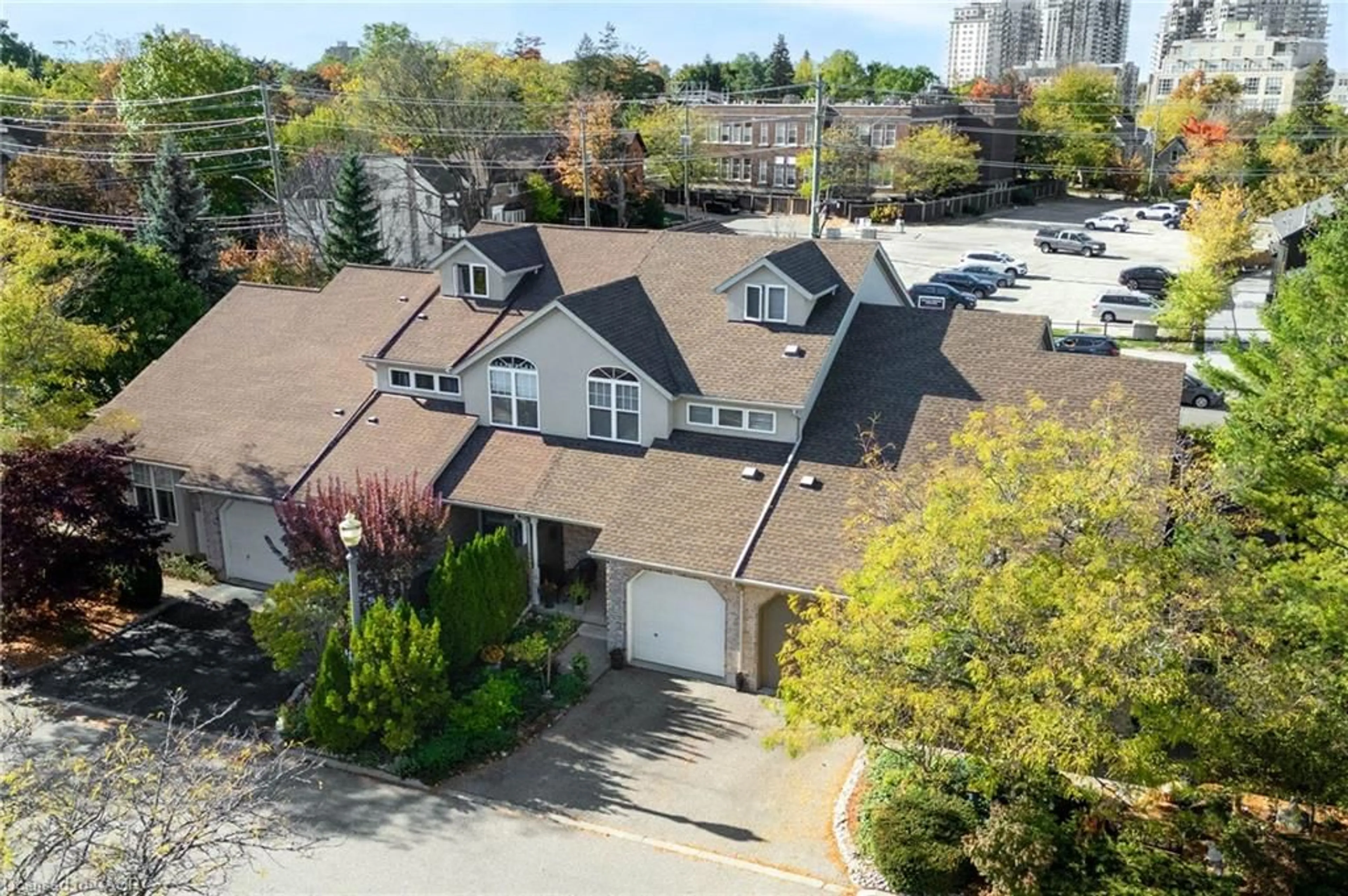A pic from outside/outdoor area/front of a property/back of a property/a pic from drone, street for 36 Fullerton St, Waterloo Ontario N2L 6L4